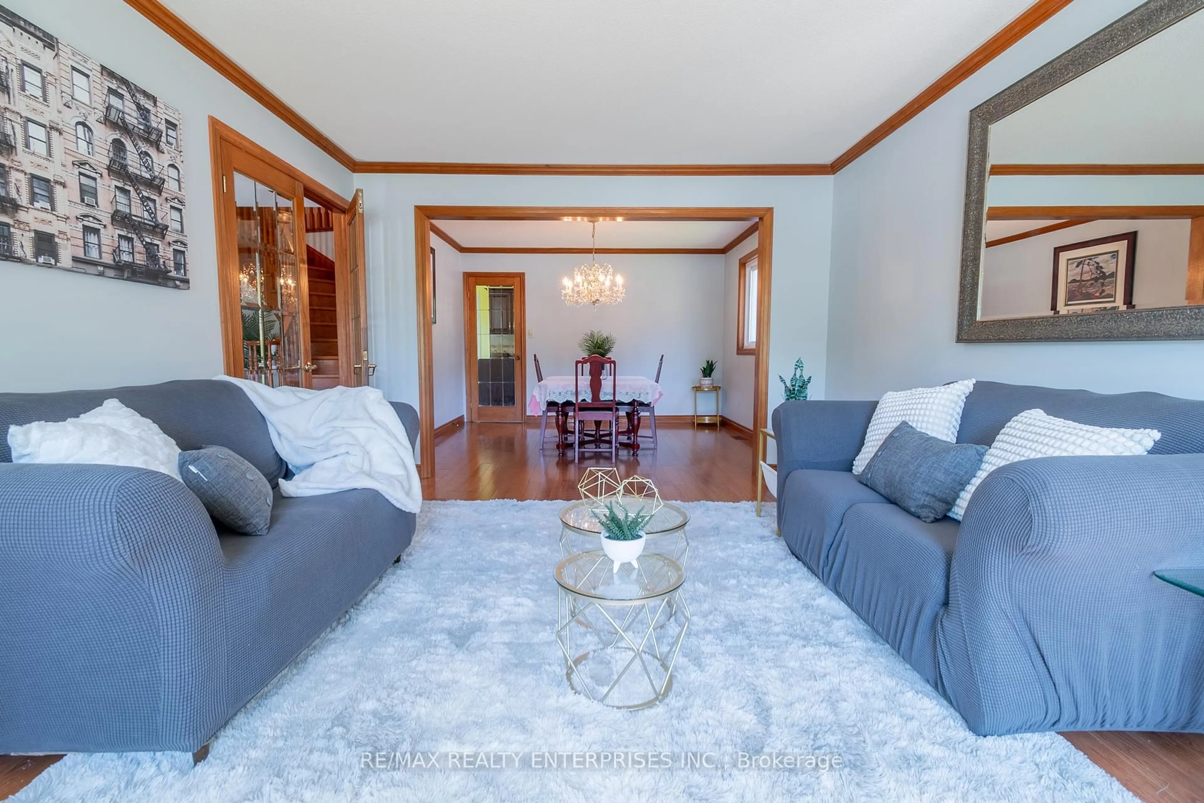 Living room with furniture, unknown for 231 West Side Rd, Port Colborne Ontario L3K 5L1