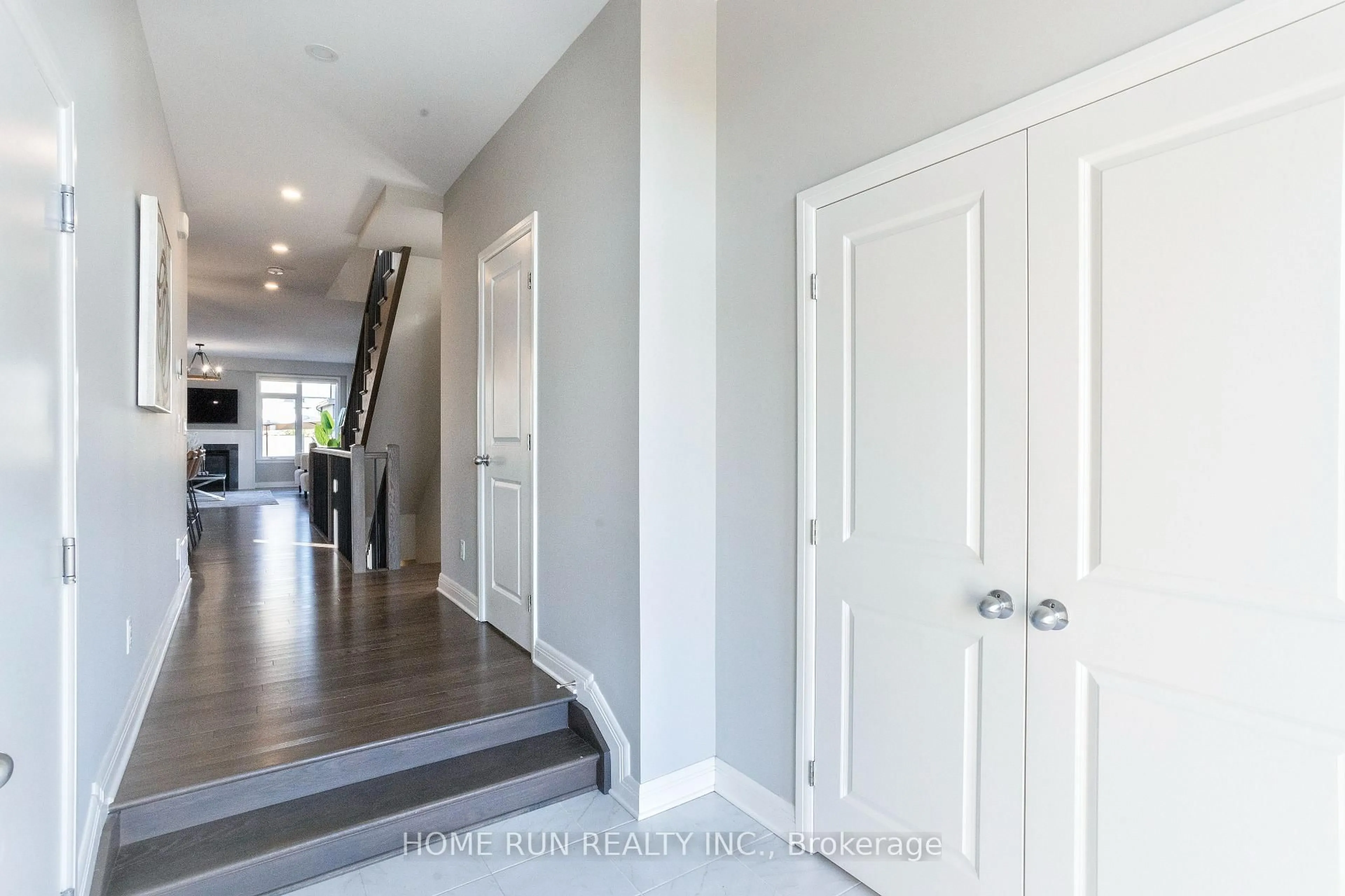 Indoor entryway for 82 Michael Stoqua St, Ottawa Ontario K1K 5A2