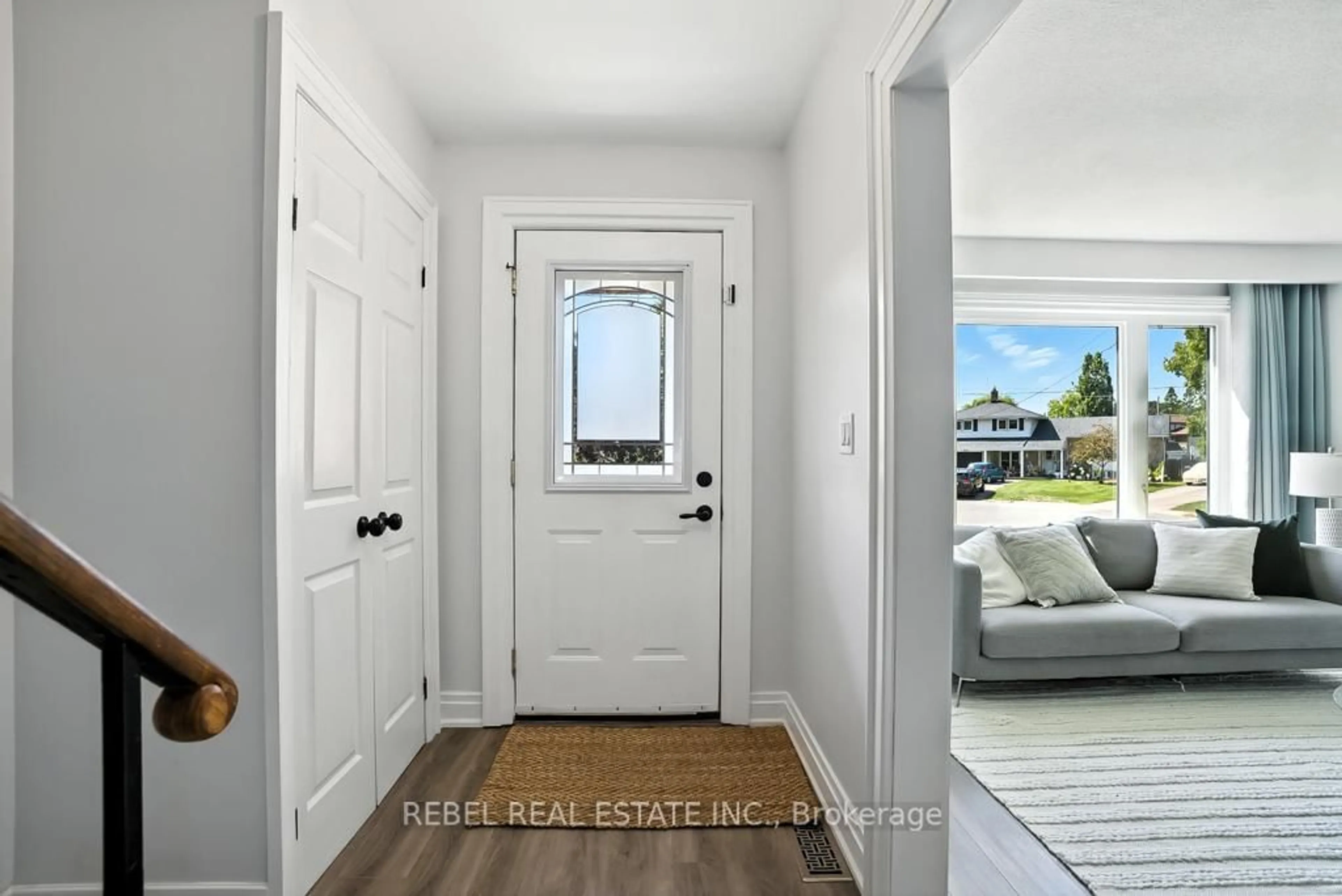 Indoor entryway for 738 Spragge Cres, Cobourg Ontario K9A 2T5
