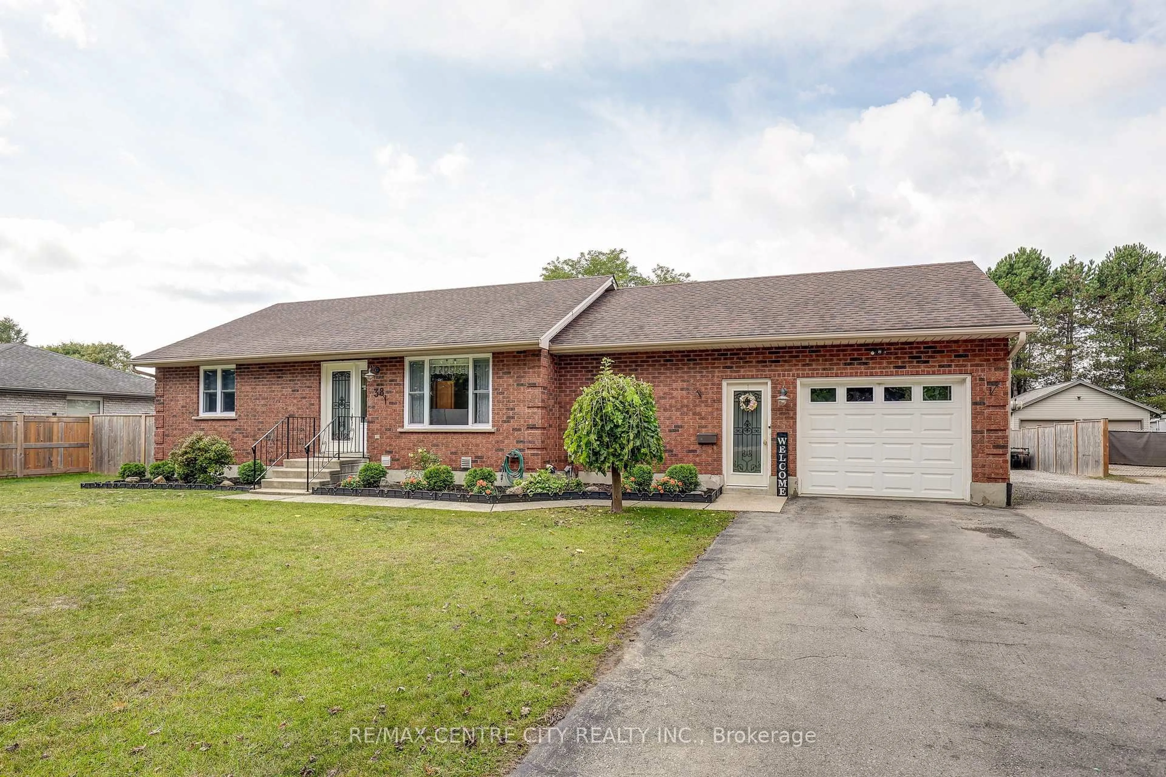 Home with brick exterior material, street for 8109 Sandytown Rd, Bayham Ontario N0J 1Y0
