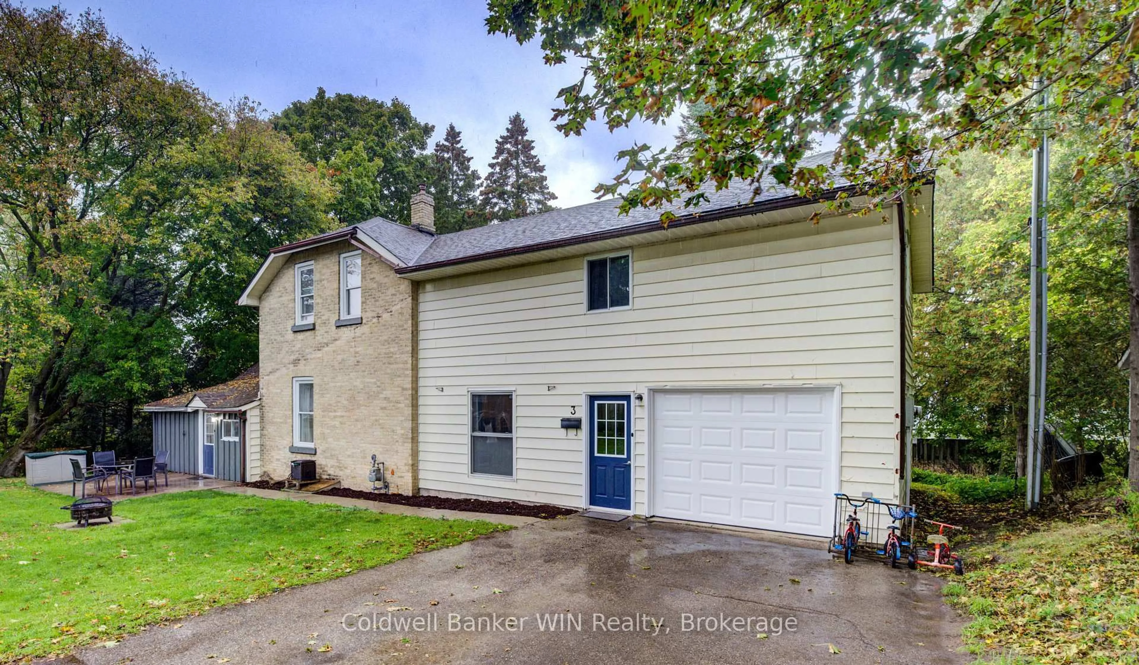 A pic from outside/outdoor area/front of a property/back of a property/a pic from drone, street for 3 Page St, Wellington North Ontario N0G 2L3