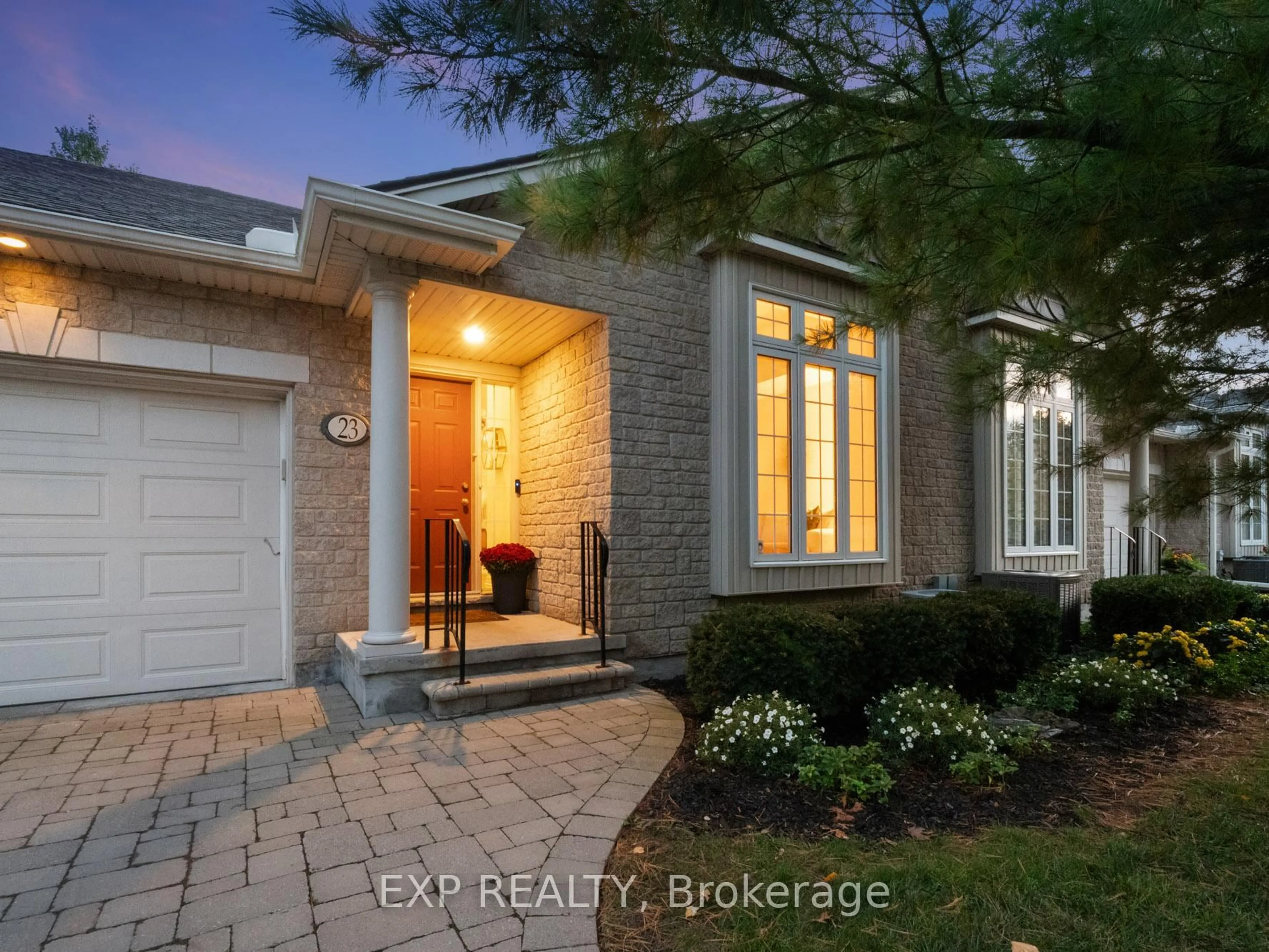 Indoor entryway for 3241 Montrose Rd #23, Niagara Falls Ontario L2H 3L3