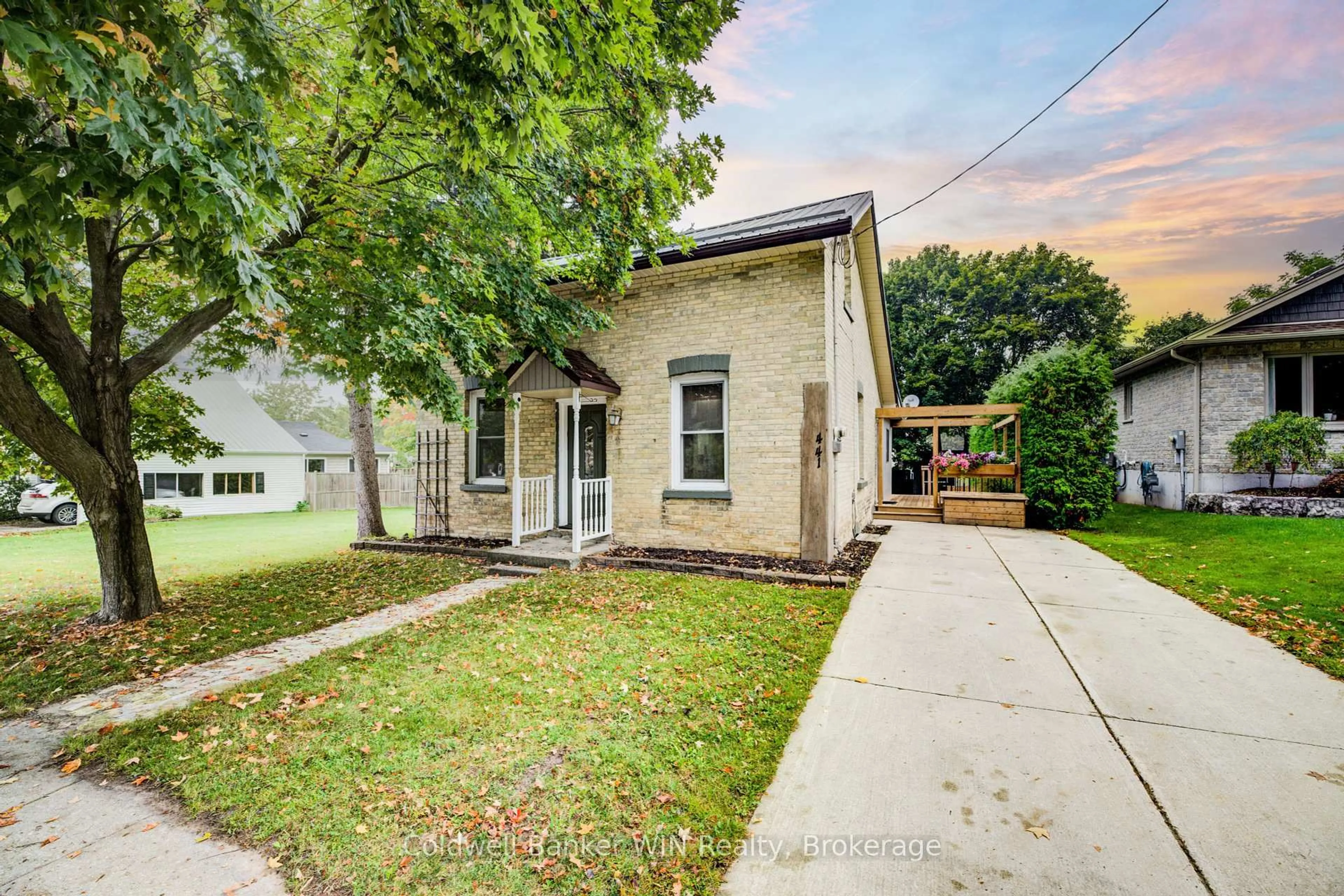 Unknown for 441 Waterloo St, Wellington North Ontario N0G 2L3