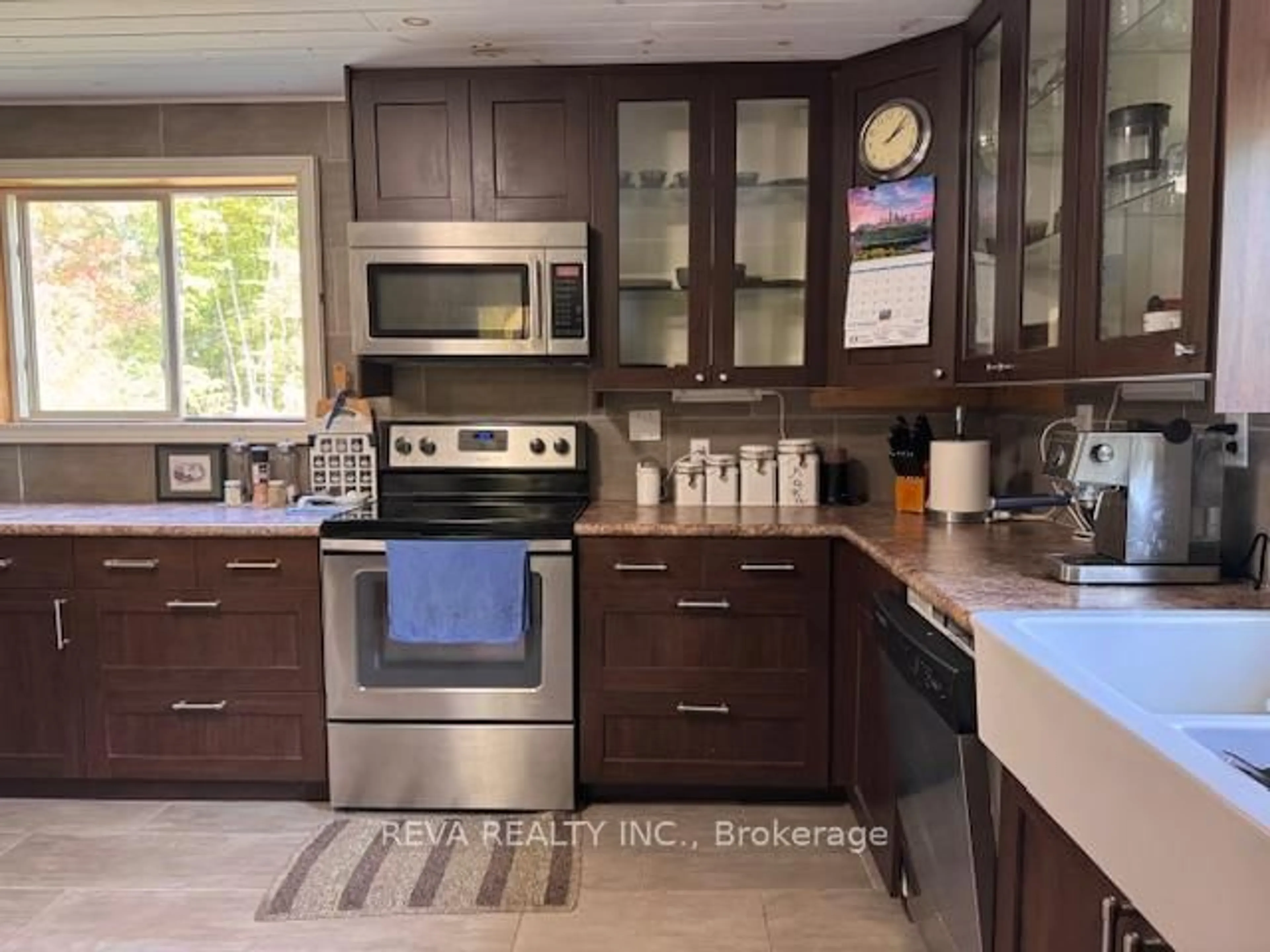 Open concept kitchen, unknown for 472 Rose Island Rd, Coe Hill Ontario K0L 1P0