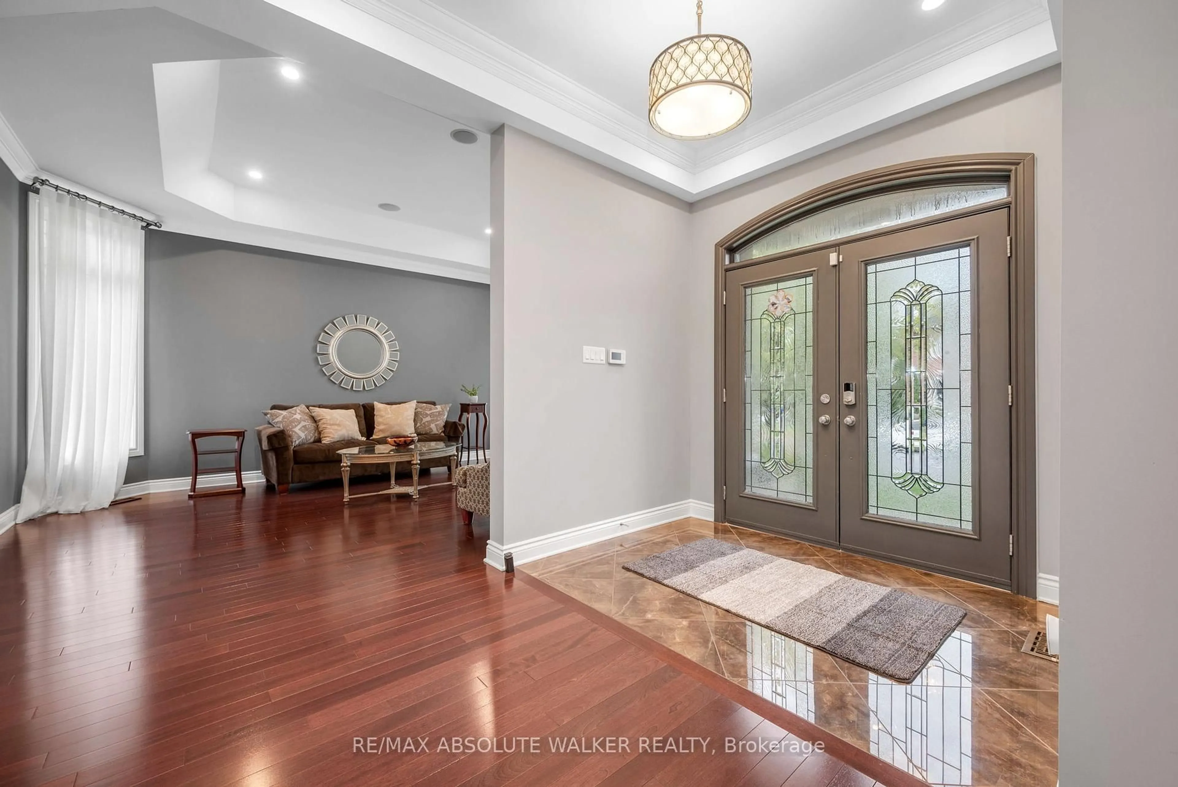 Indoor entryway for 11 Tradewinds Dr, Ottawa Ontario K2G 6Y4