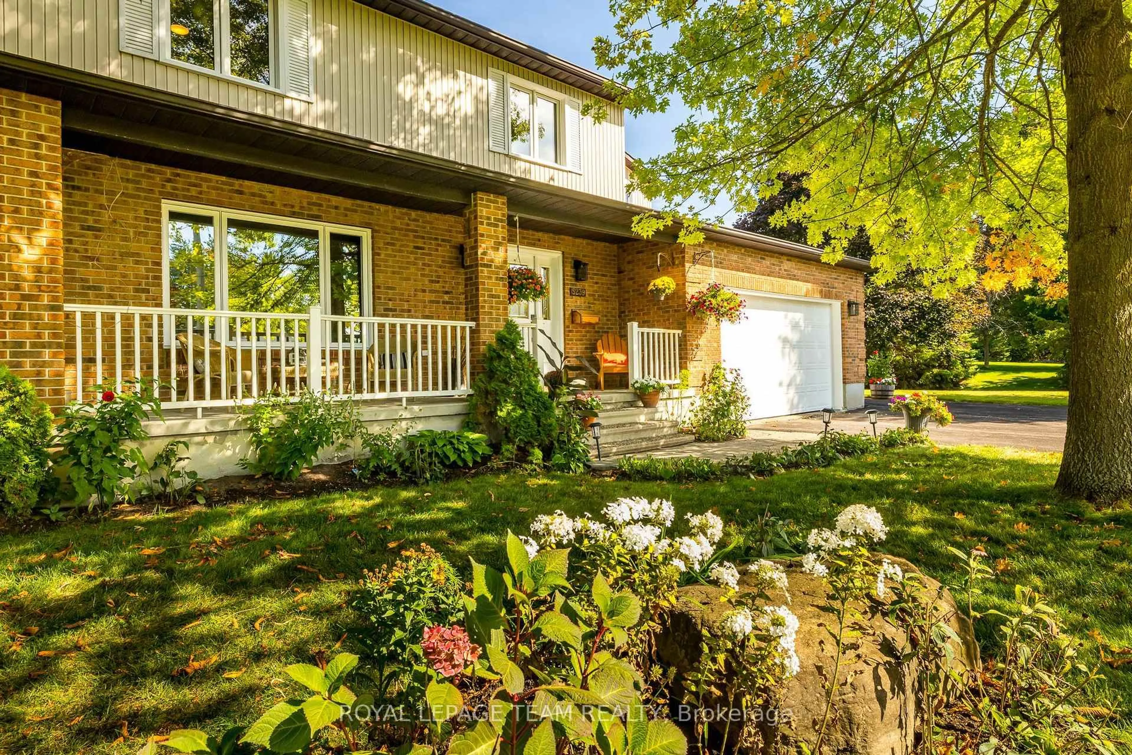 Home with brick exterior material, street for 5239 Mclean Cres, Manotick Ontario K4M 1G1