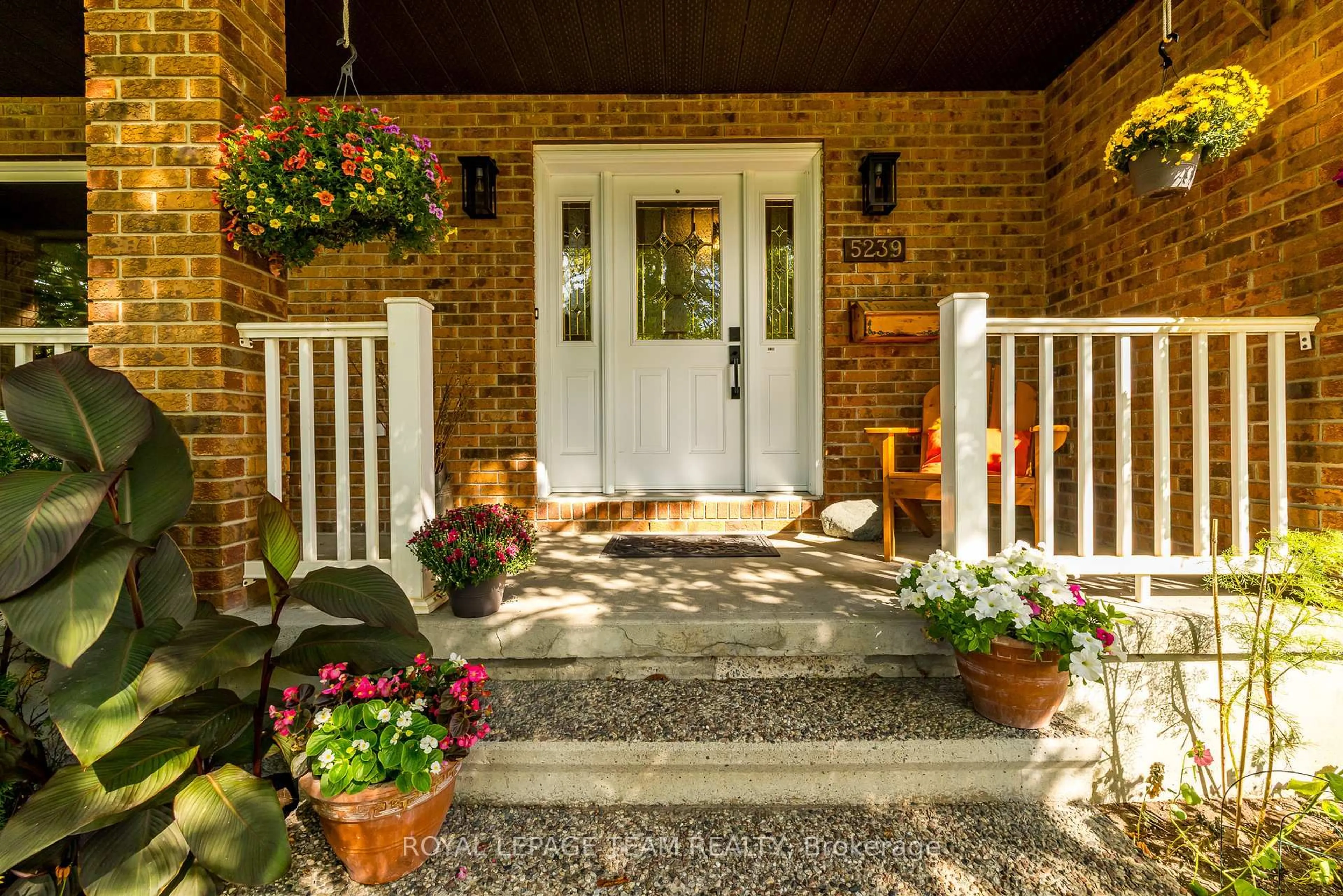 Indoor entryway for 5239 Mclean Cres, Manotick Ontario K4M 1G1