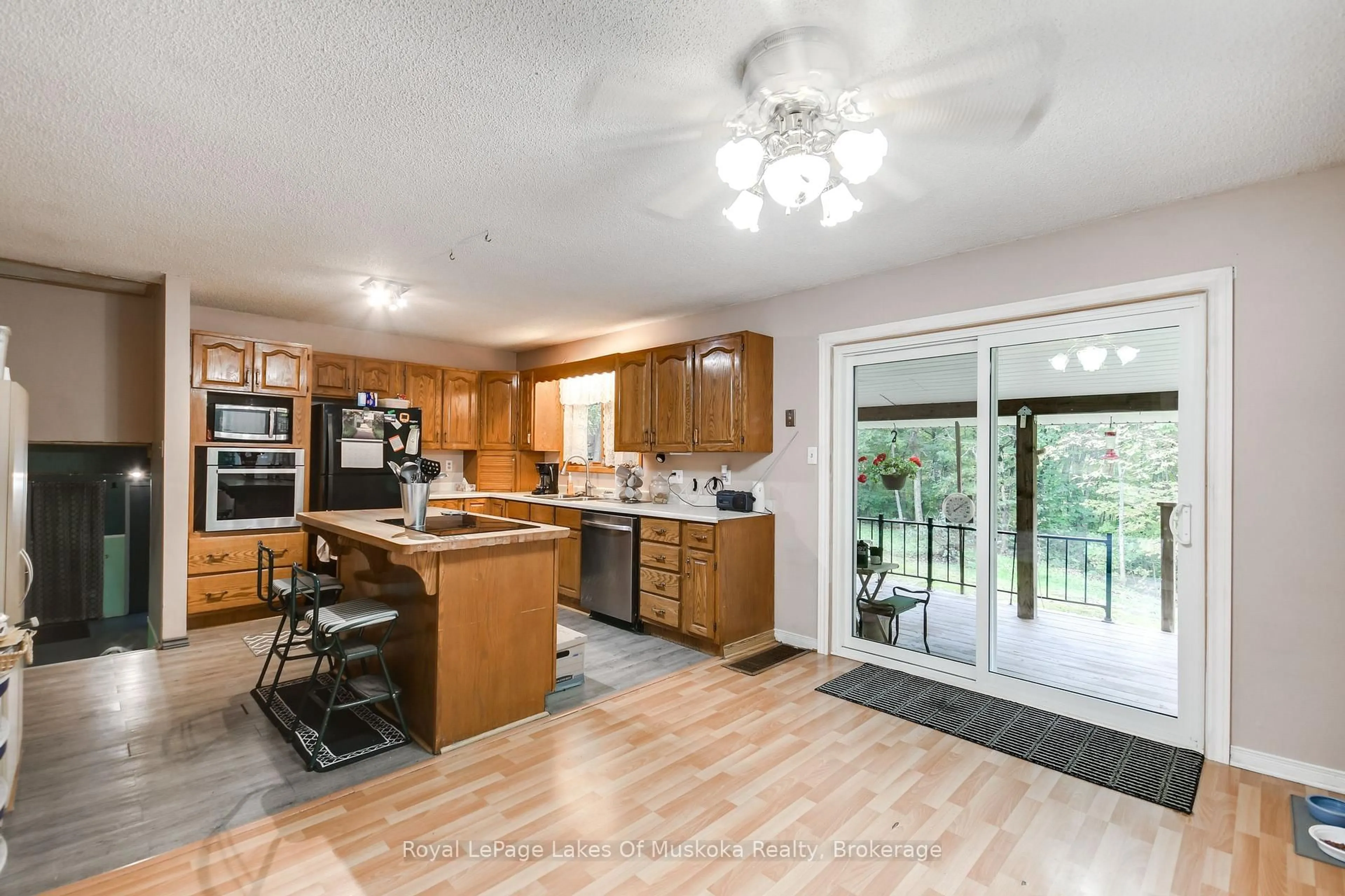 Open concept kitchen, unknown for 1010 Chown Rd, Muskoka Lakes Ontario P0H 1H0