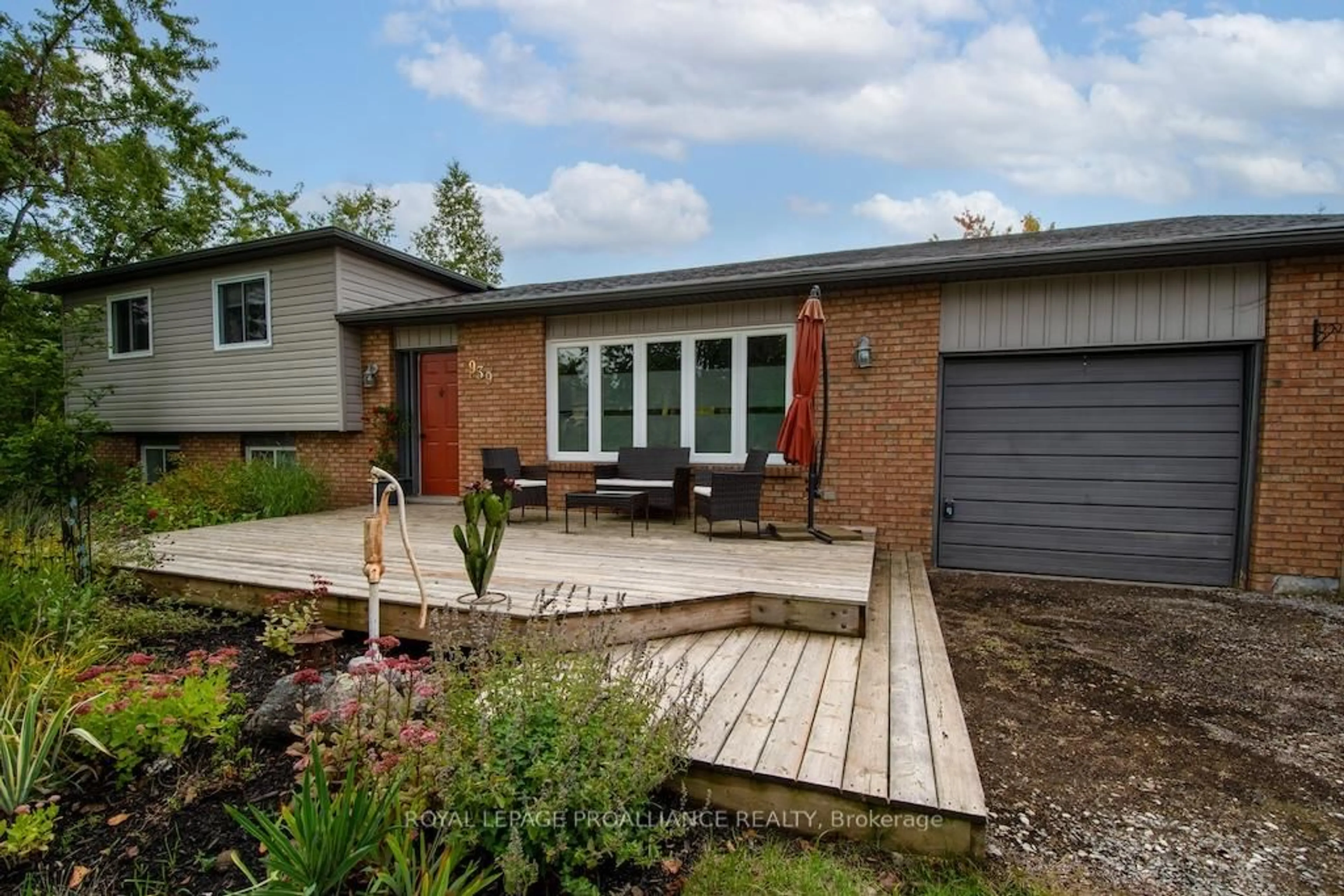 Home with brick exterior material, street for 939 Alexander Dr, Cavan Monaghan Ontario K9J 6X2