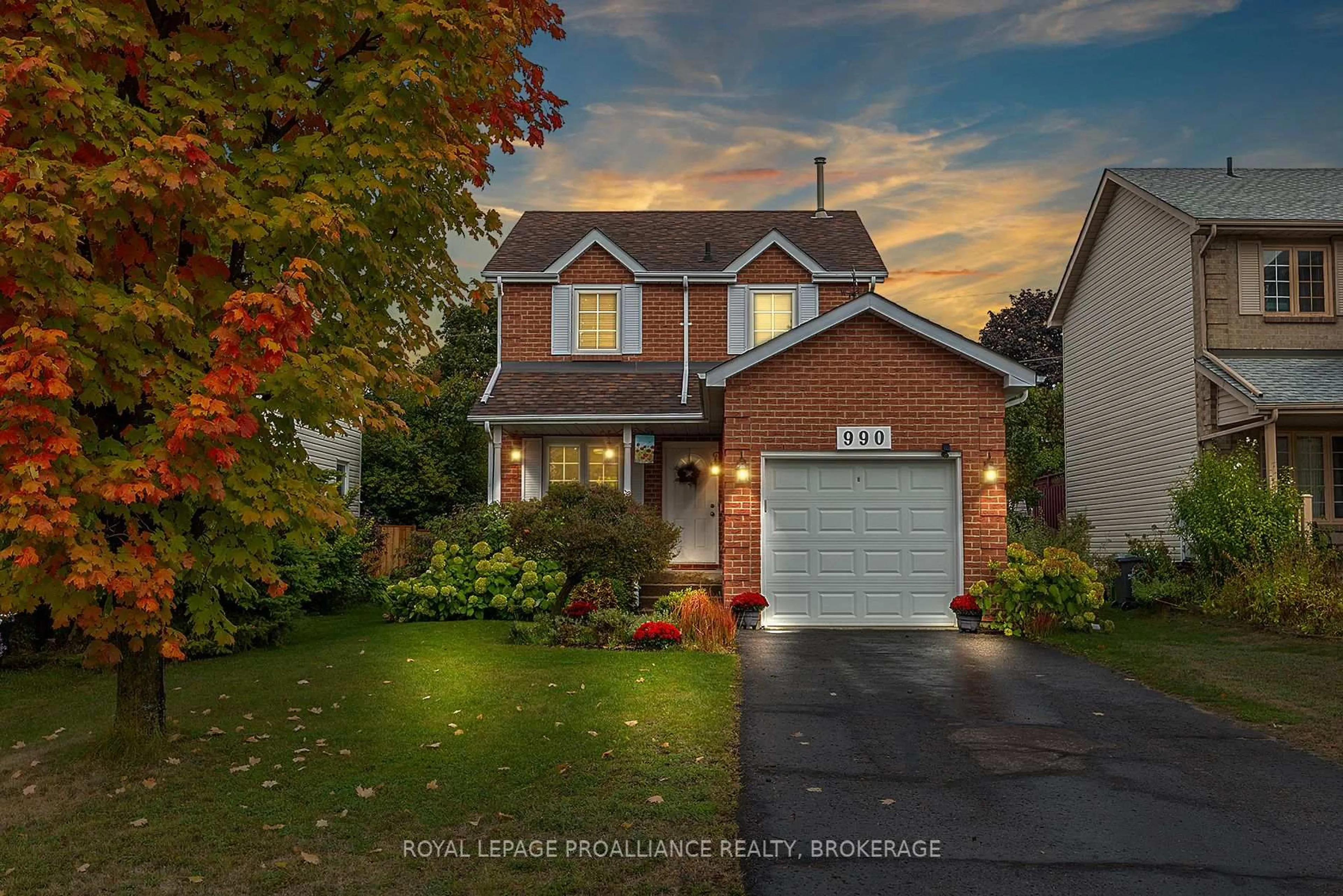 Unknown for 990 Lombardy St, Kingston Ontario K7M 8M7