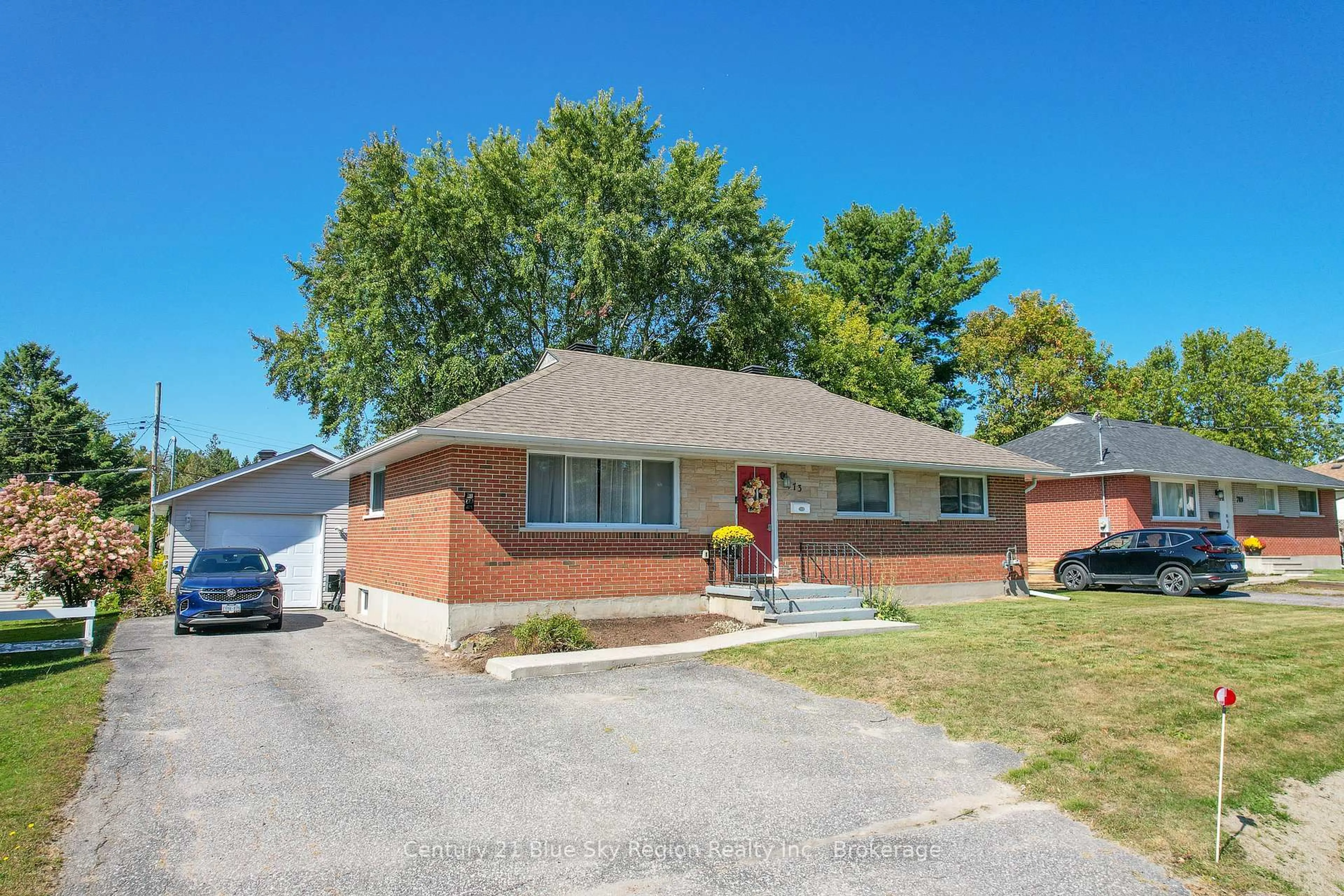 Home with brick exterior material, street for 773 Mckay Ave, North Bay Ontario P1B 7W2