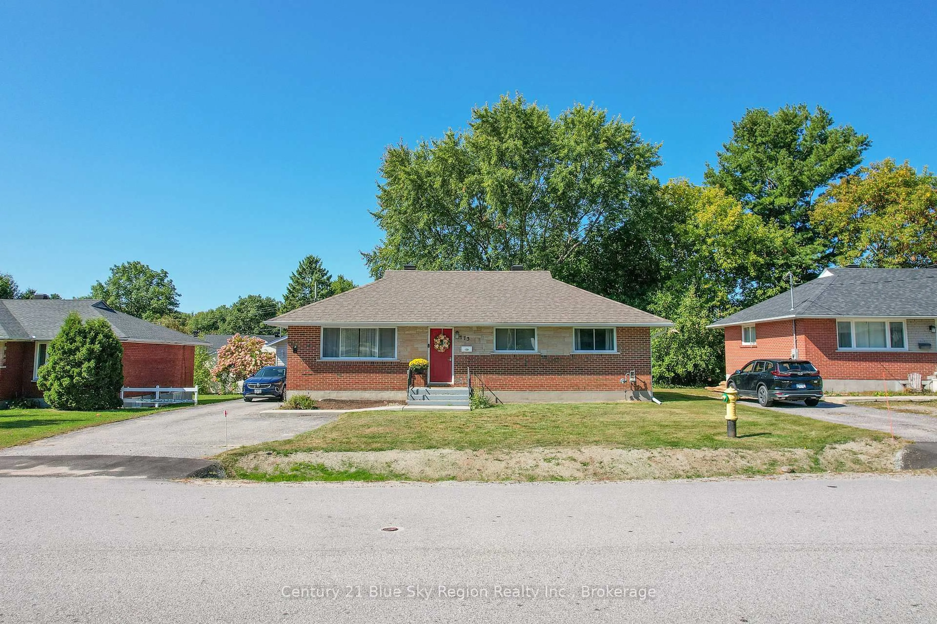 Home with brick exterior material, street for 773 Mckay Ave, North Bay Ontario P1B 7W2
