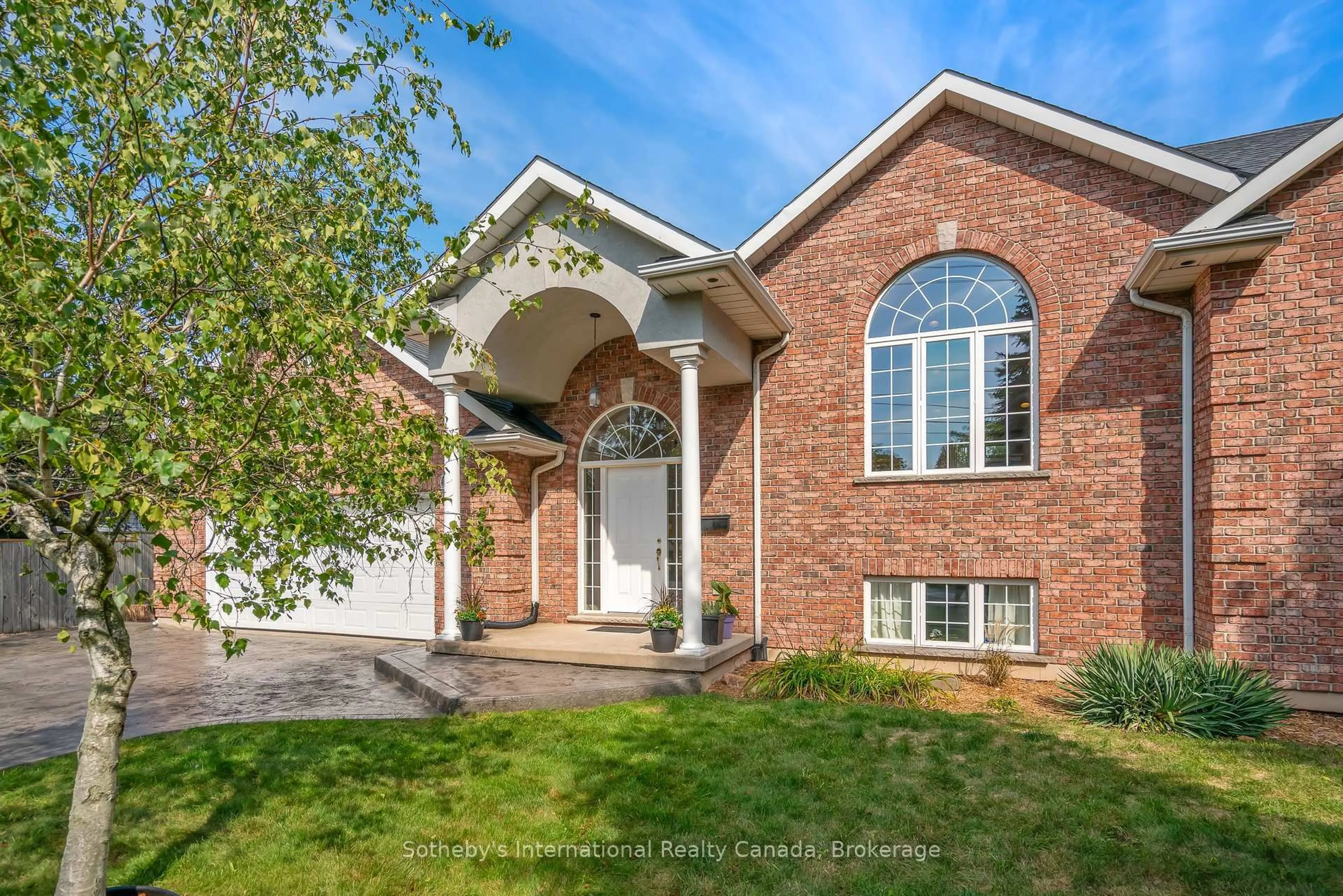 Home with brick exterior material, street for 3121 Glenbrook Dr, Lincoln Ontario L0R 2C0