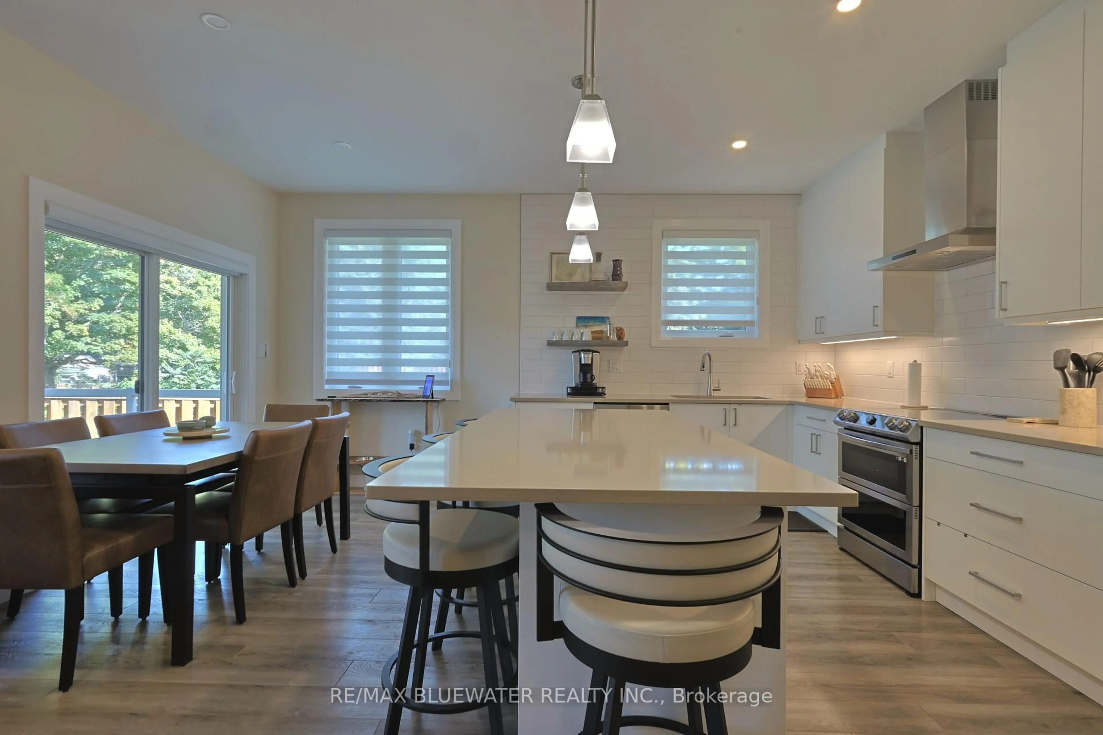 Open concept kitchen, ceramic/tile floor for 190 Broad St, North Middlesex Ontario N0M 2K0
