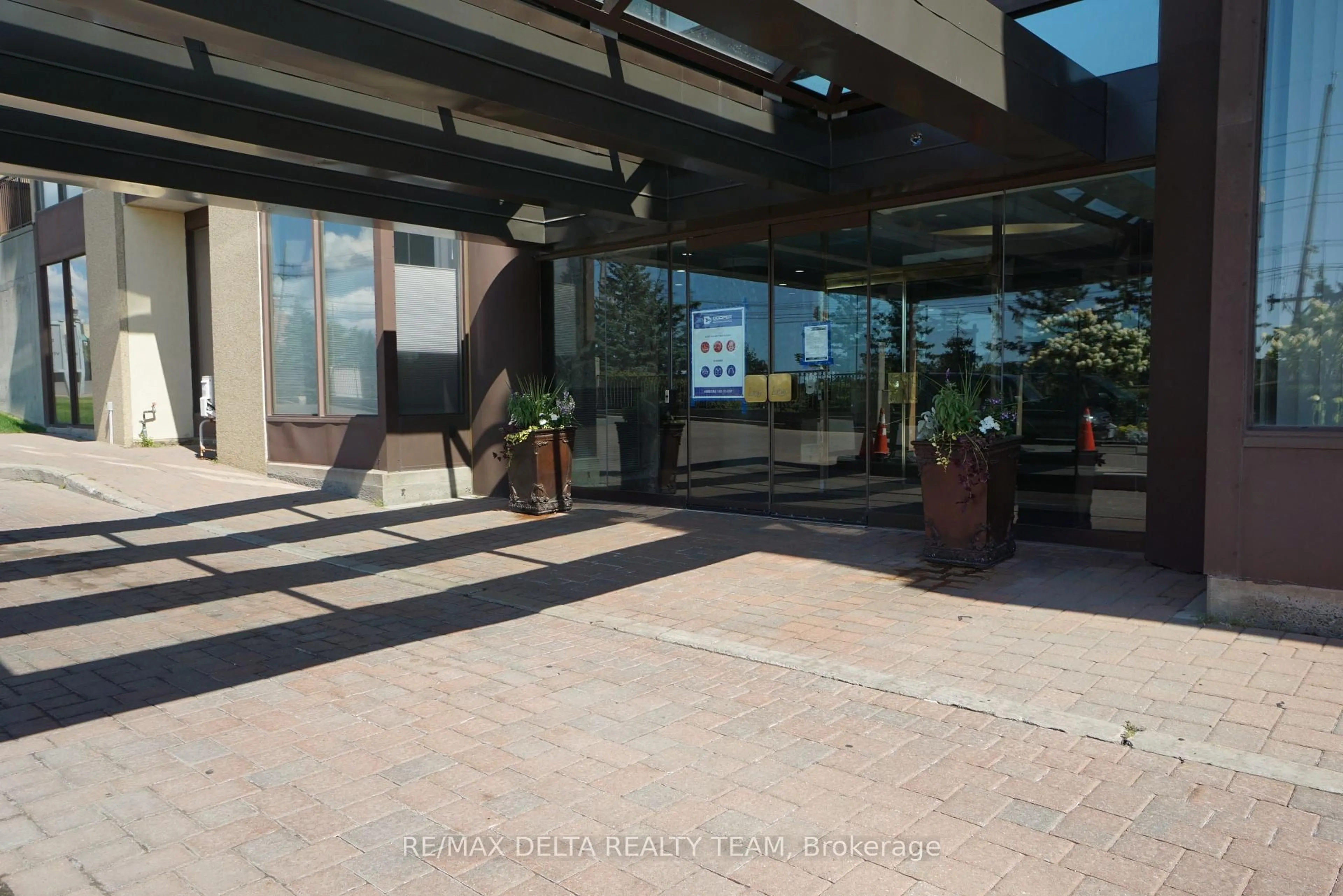 Unknown for 545 St. Laurent Blvd #1506, Ottawa Ontario K1K 4H9