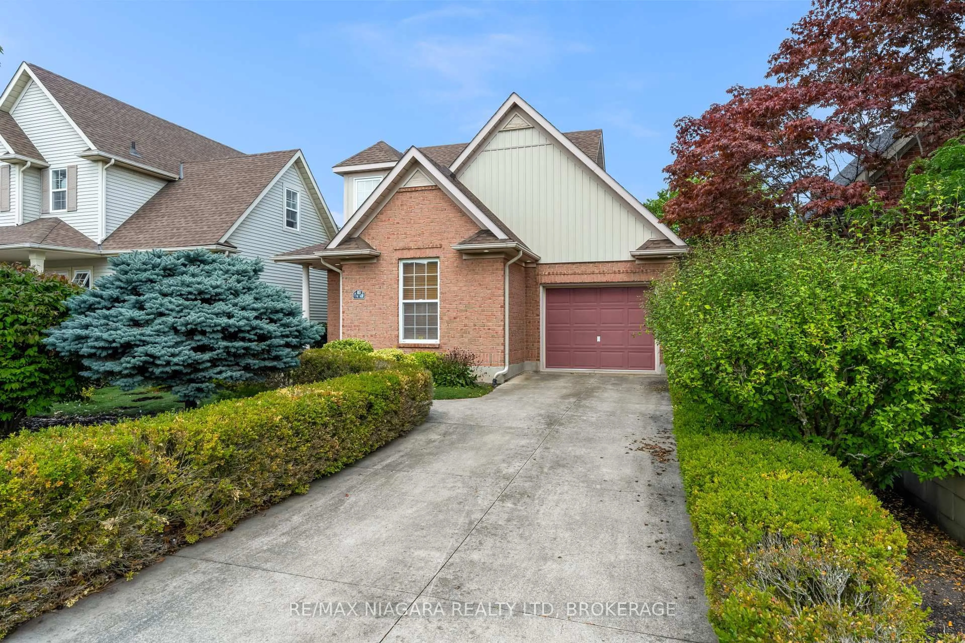 Home with brick exterior material, street for 40 Frontier Dr, Niagara-on-the-Lake Ontario L0S 1J0