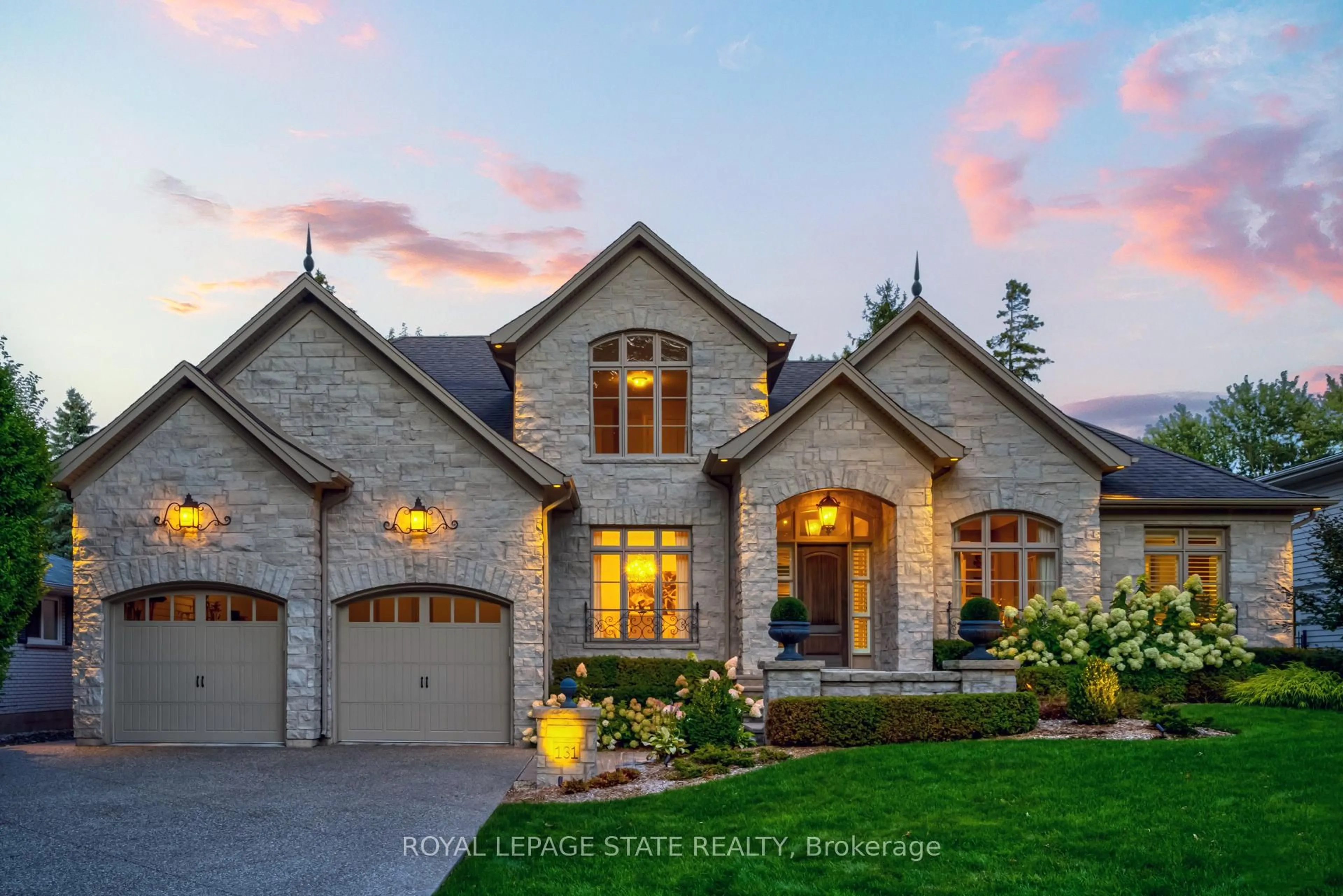 Home with brick exterior material, street for 131 Lowden Ave, Hamilton Ontario L9G 3A4