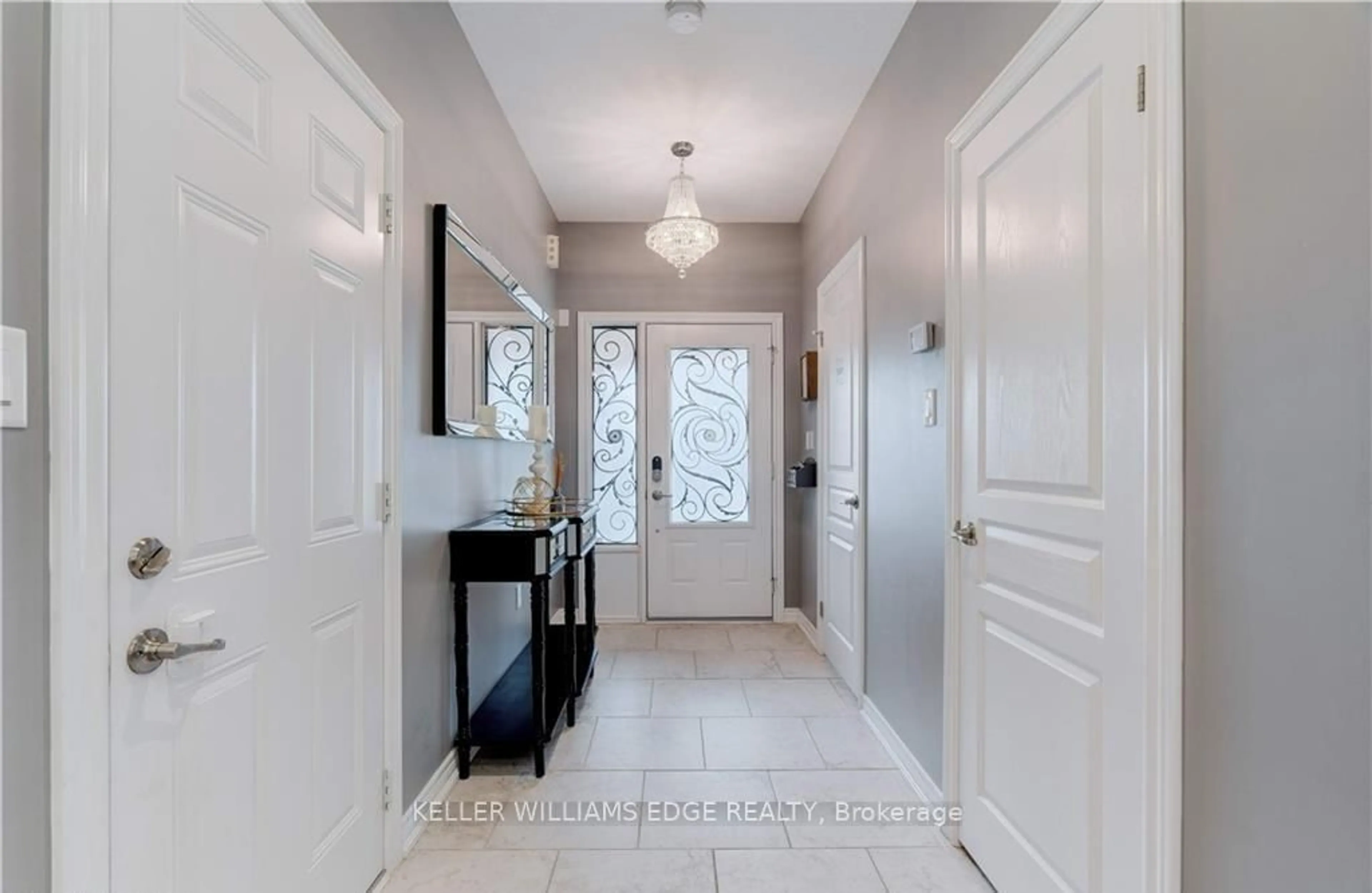 Indoor entryway for 45 Royal Winter Dr #28, Hamilton Ontario L0R 1C0