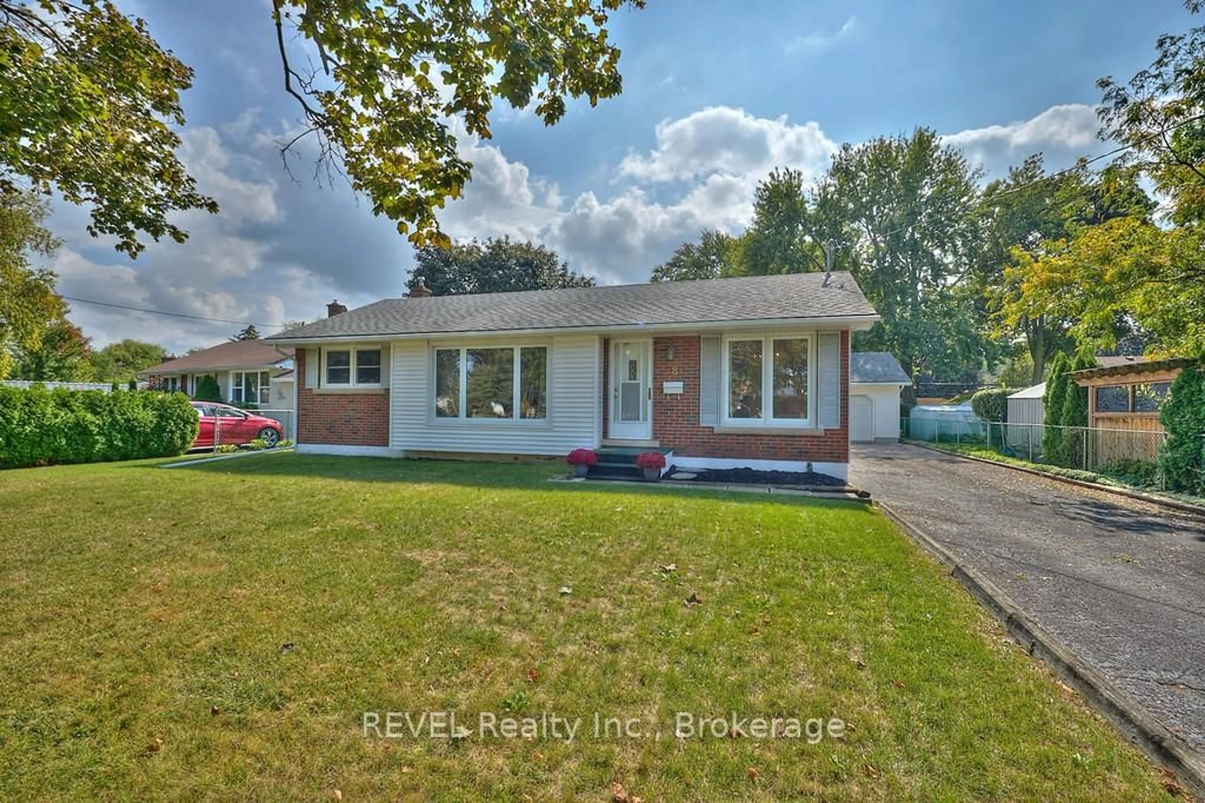 Unknown for 8 Harbour Rd, St. Catharines Ontario L2N 2R7