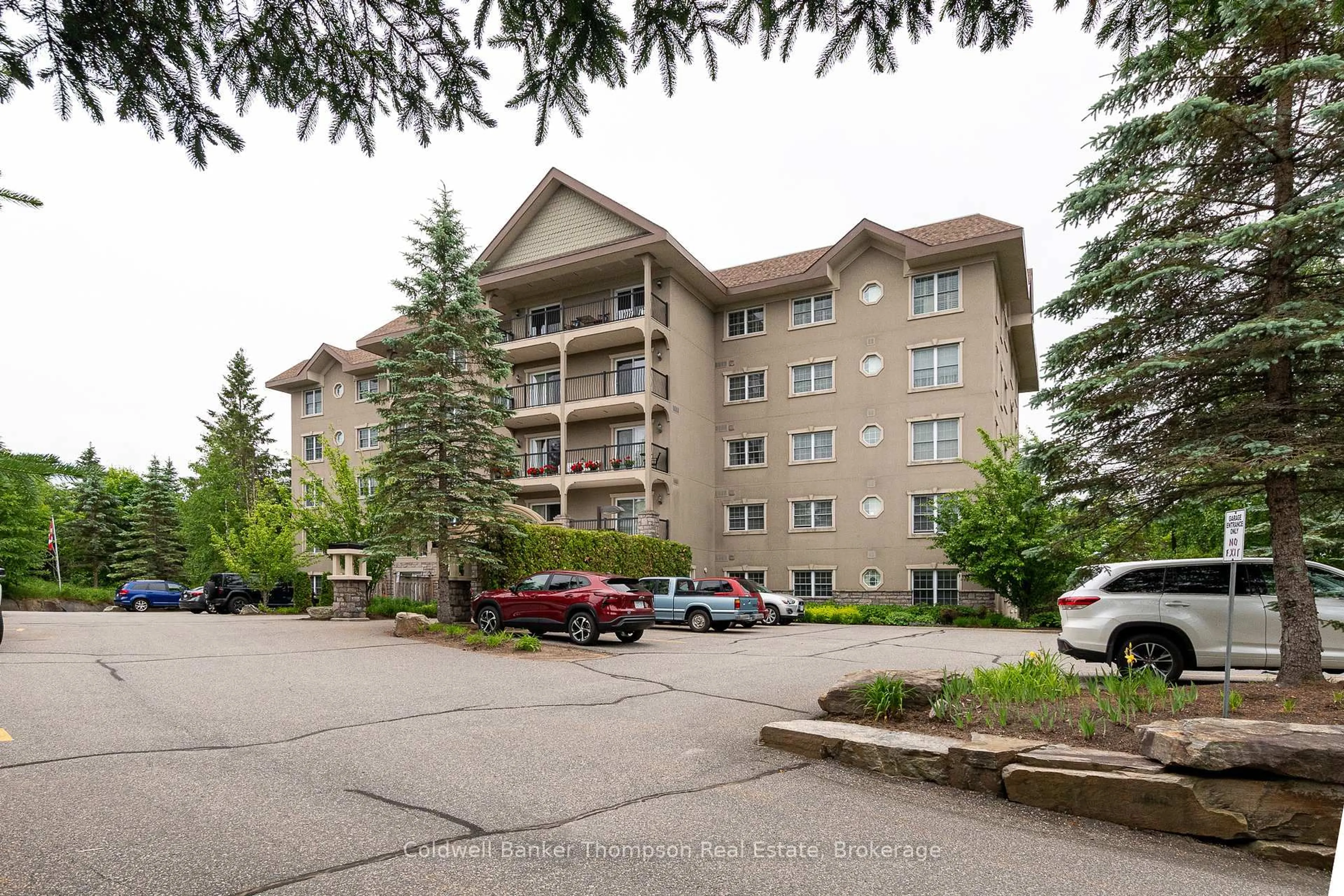 Unknown for 4 Legacy Lane #203, Huntsville Ontario P1H 2R2