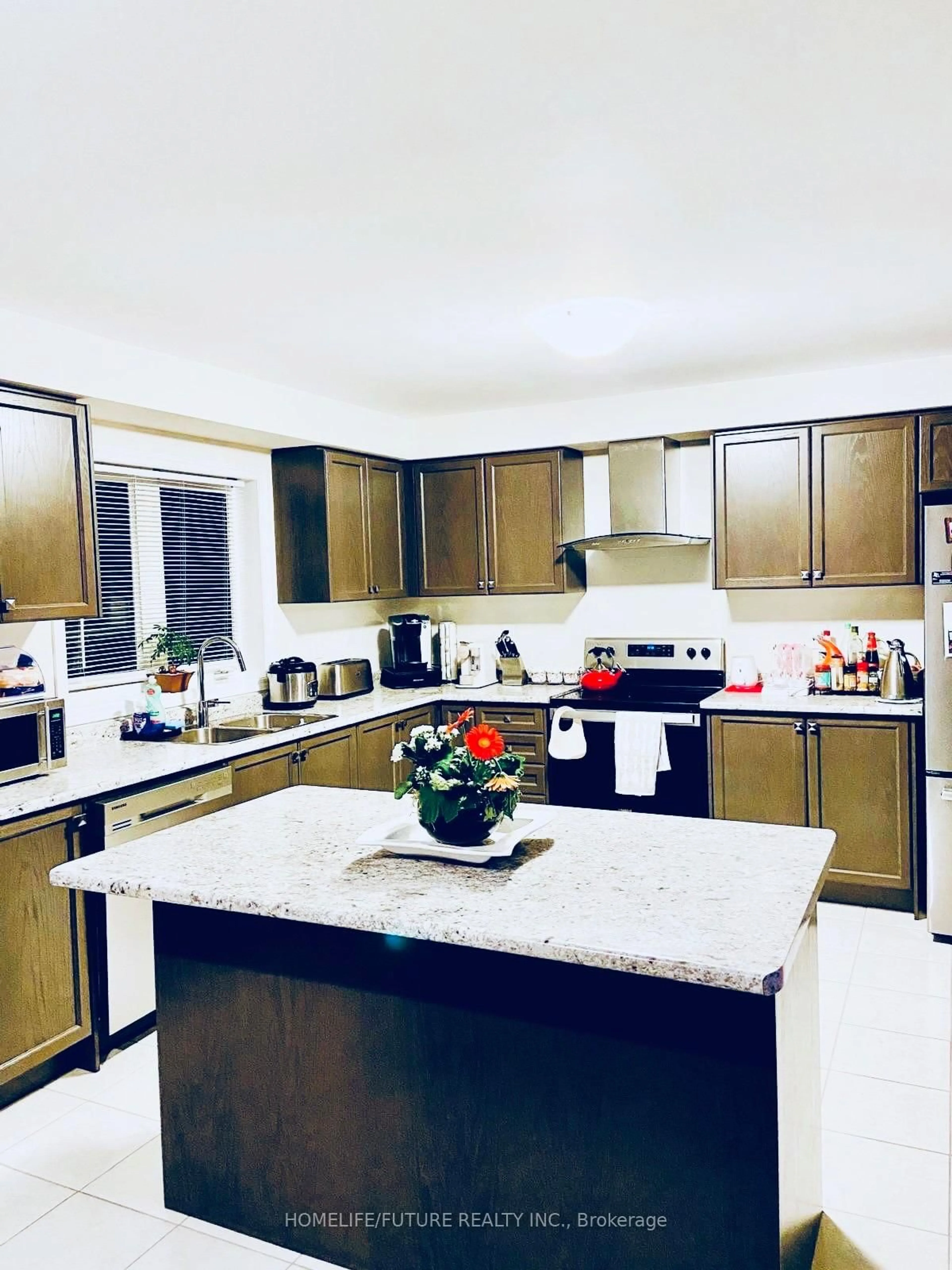 Unknown for 35 Doreen Dr, Thorold Ontario L3B 5N5
