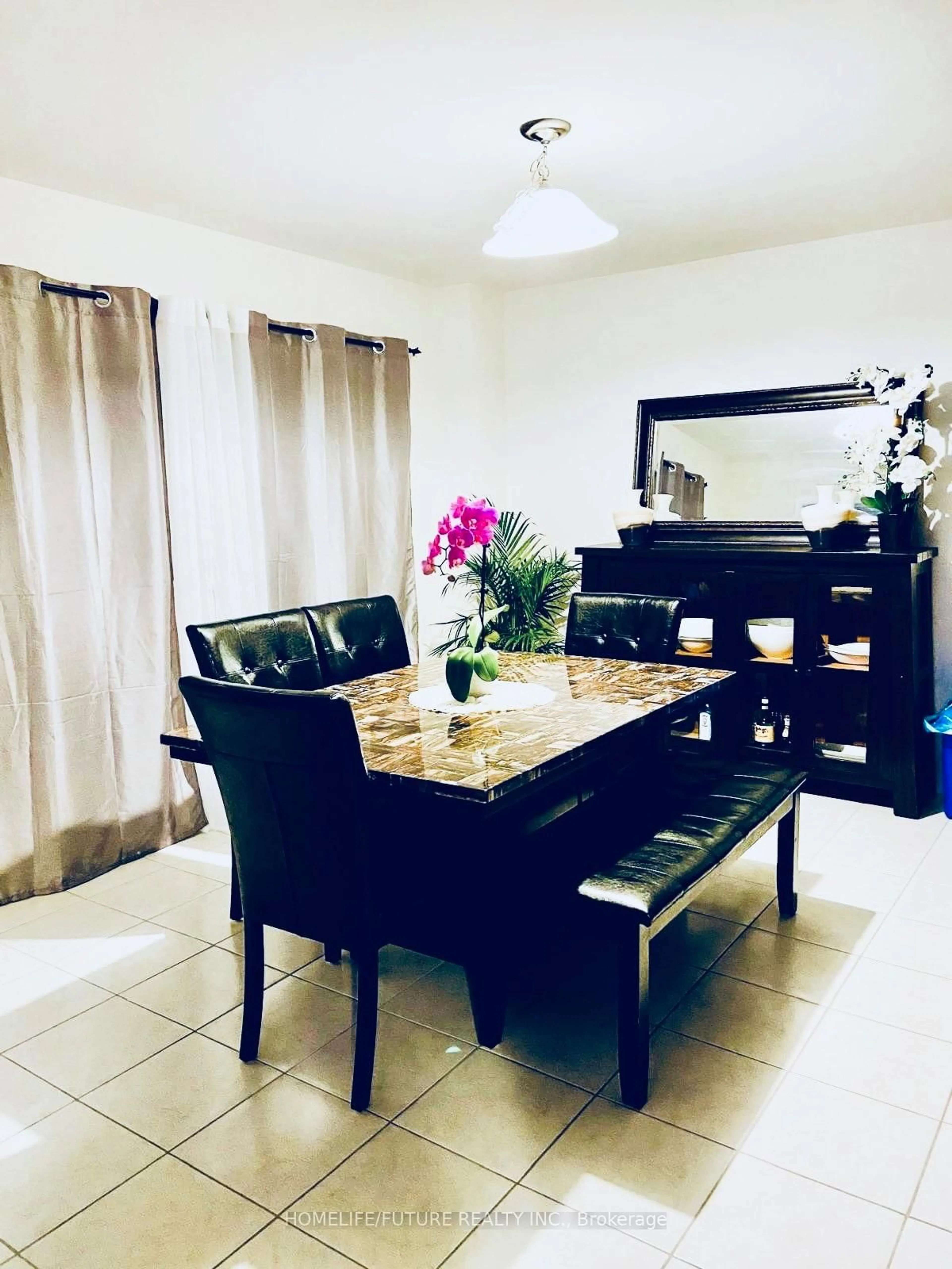 Dining room, unknown for 35 Doreen Dr, Thorold Ontario L3B 5N5