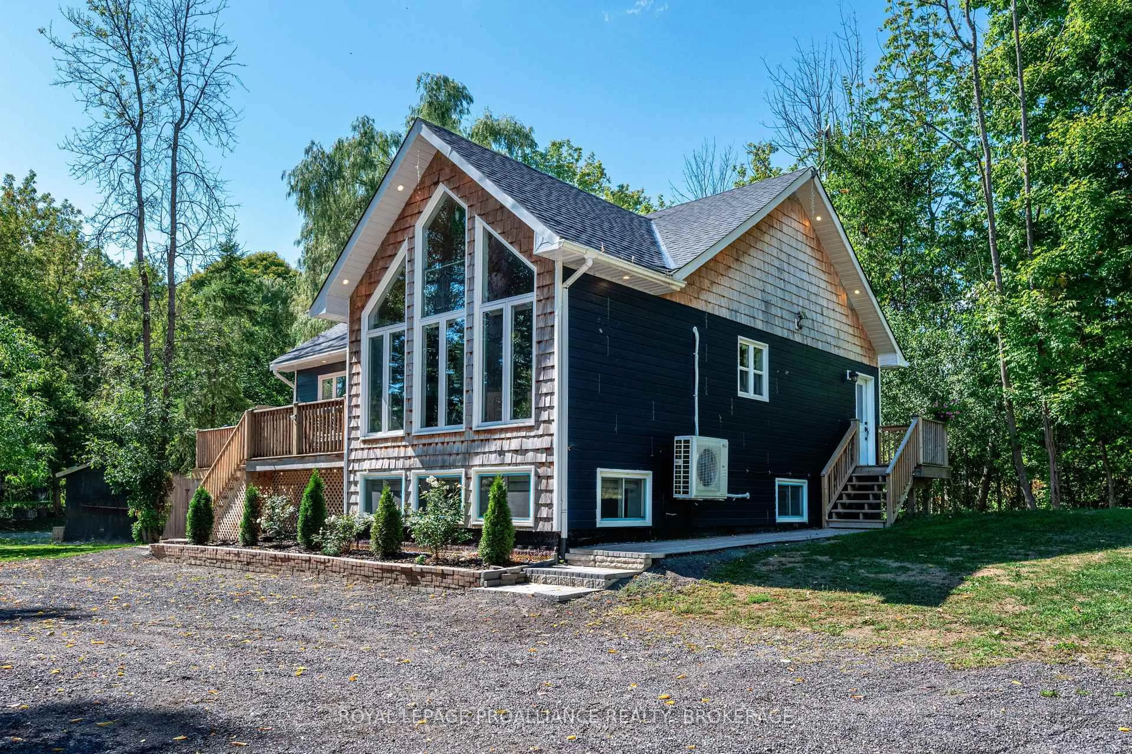 Home with vinyl exterior material, unknown for 72 Franklin St, Tweed Ontario K0K 2L0