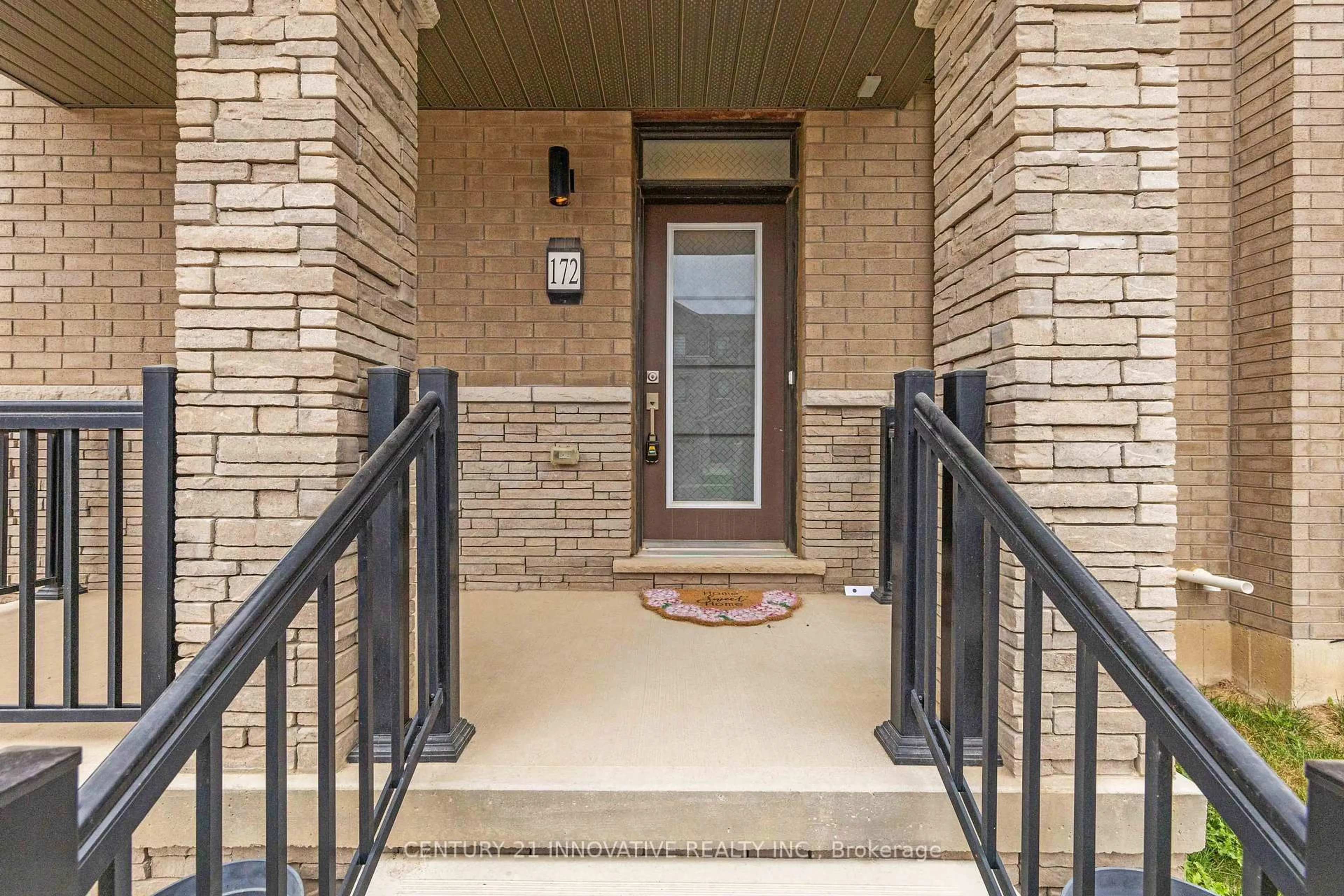 Indoor entryway for 172 Wilmot Rd, Brantford Ontario N3T 0W7