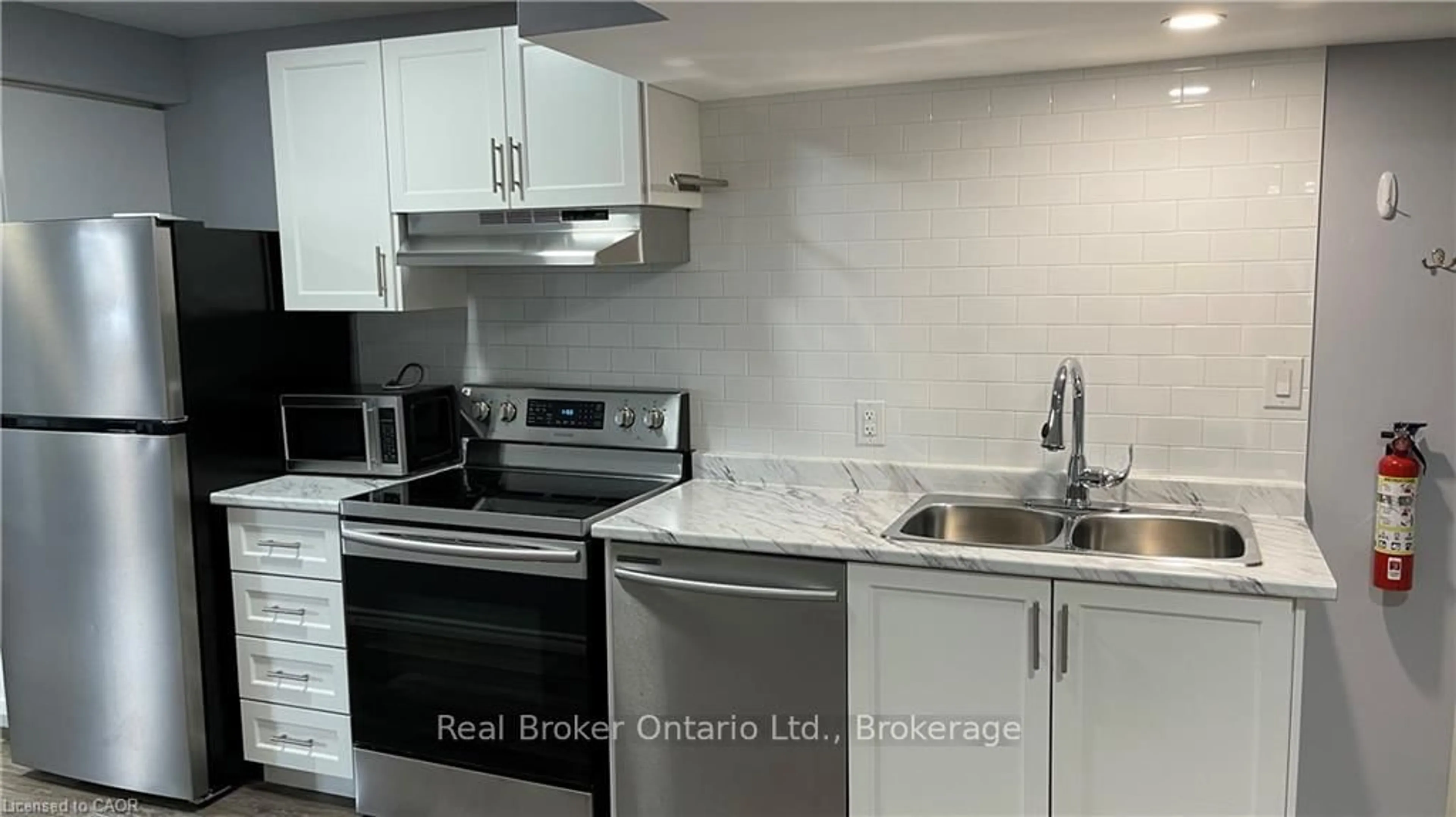 Standard kitchen, unknown for 468-476 MAIN St, Hamilton Ontario L8N 1K6