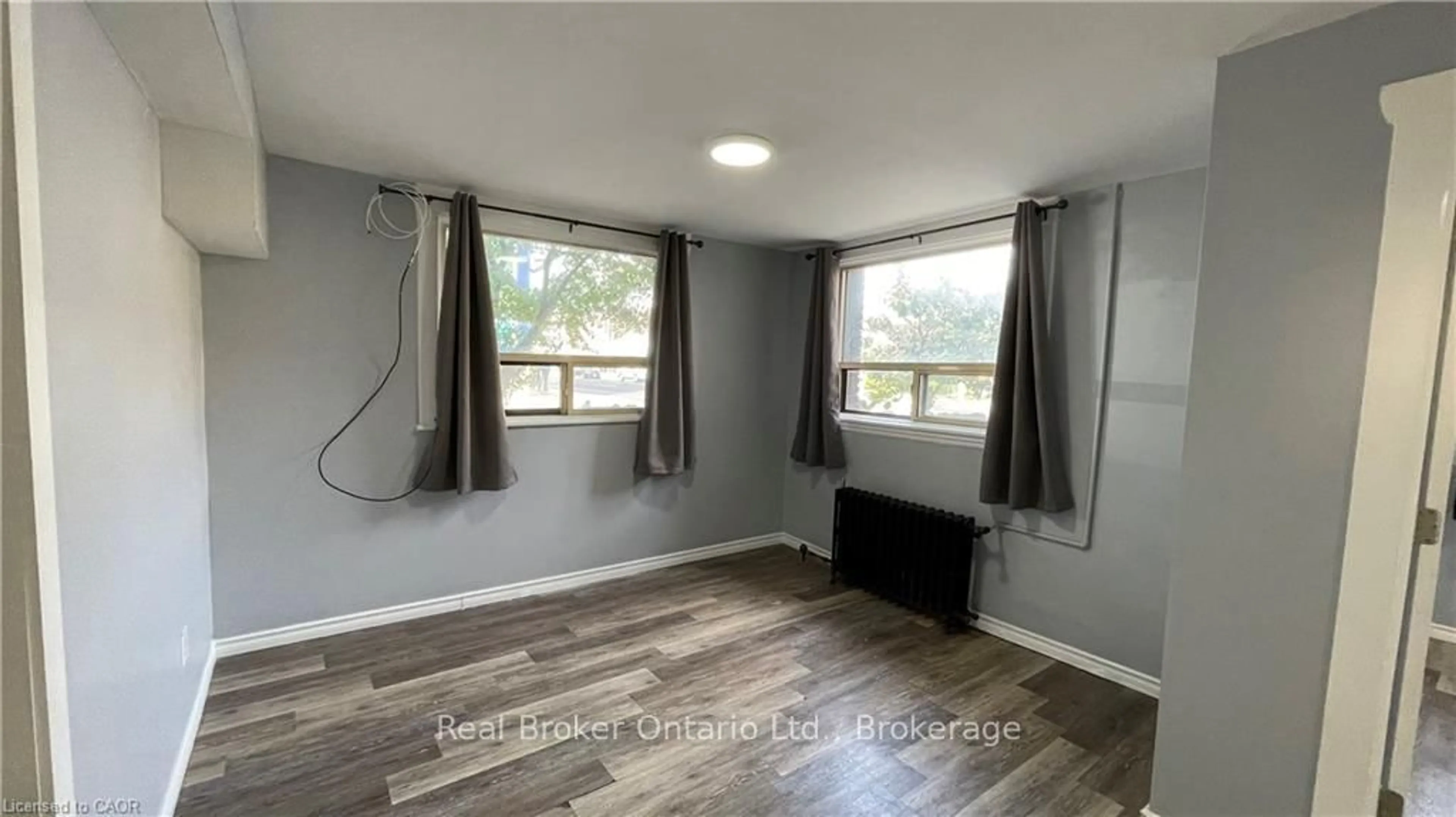 A pic of a room for 468-476 MAIN St, Hamilton Ontario L8N 1K6