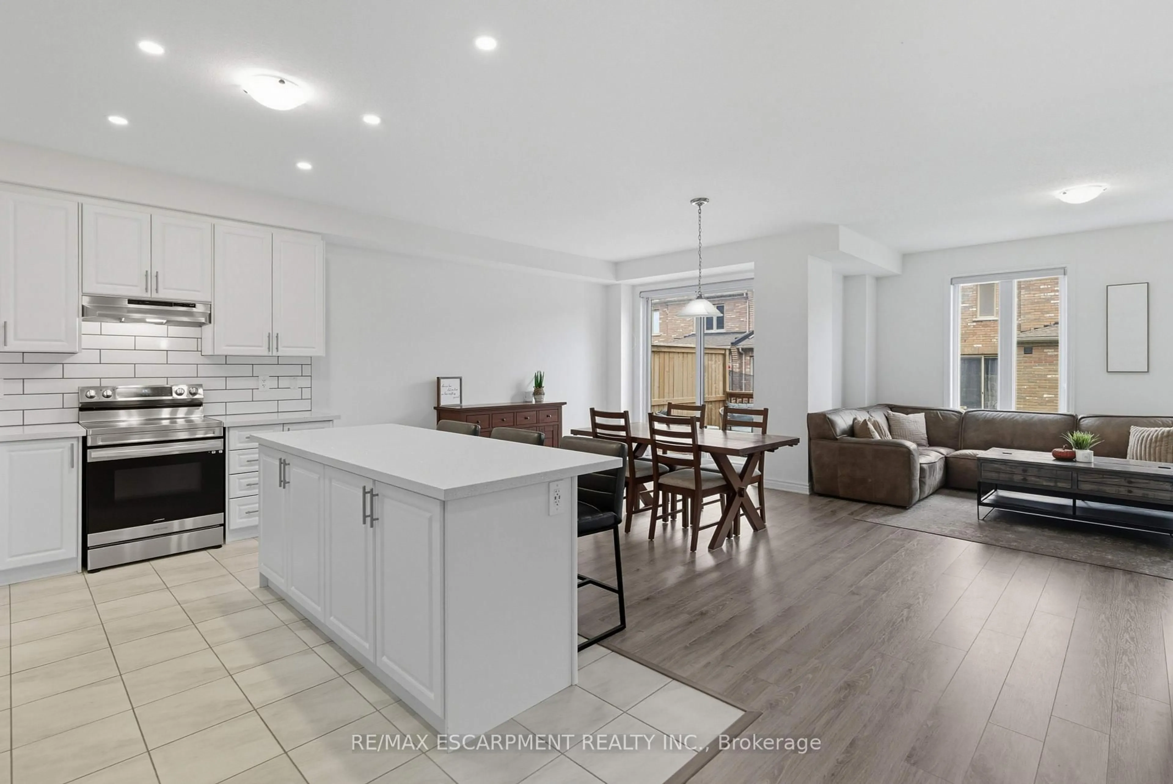 Open concept kitchen, ceramic/tile floor for 10 Beretta St, Tillsonburg Ontario N4G 0J7