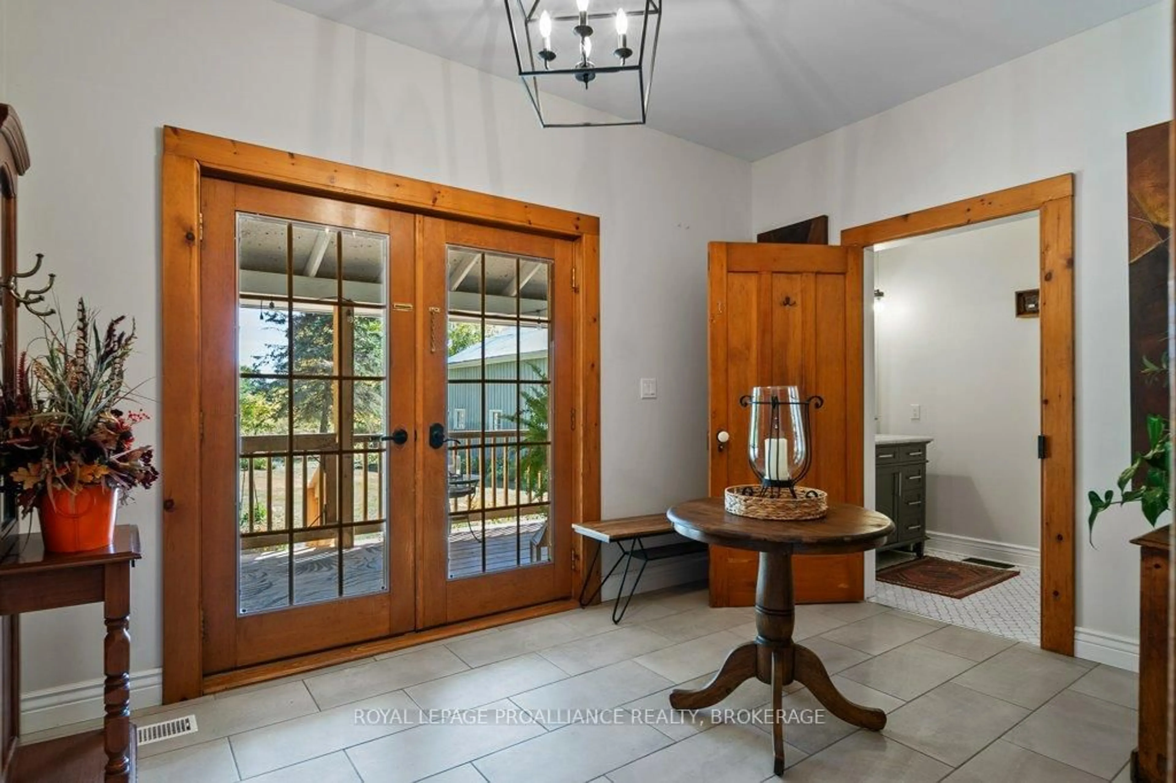 Indoor foyer for 376 Huffman Rd, Yarker Ontario K0K 3N0