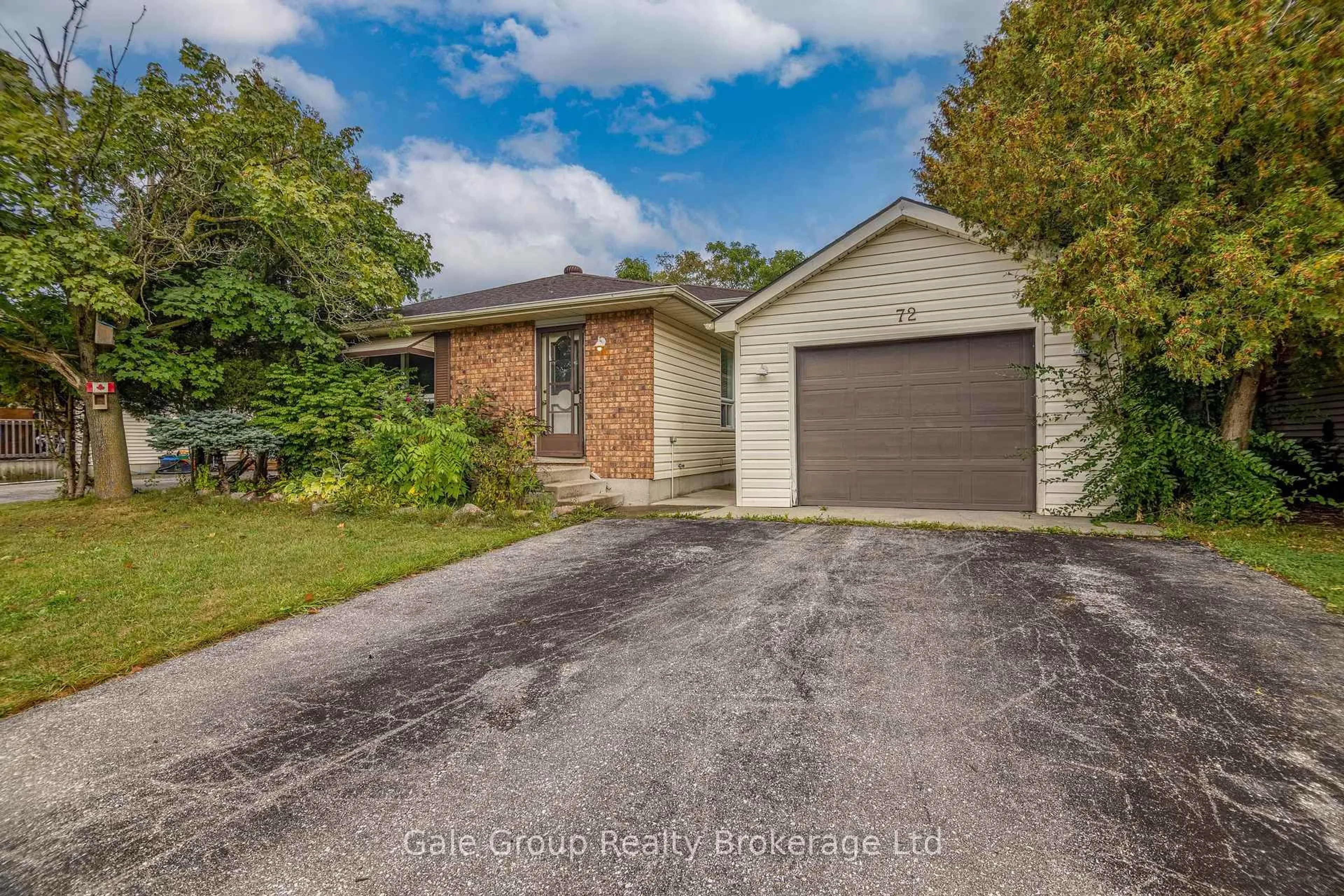 A pic from outside/outdoor area/front of a property/back of a property/a pic from drone, street for 72 VAN NORMAN Dr, Tillsonburg Ontario N4G 4T1
