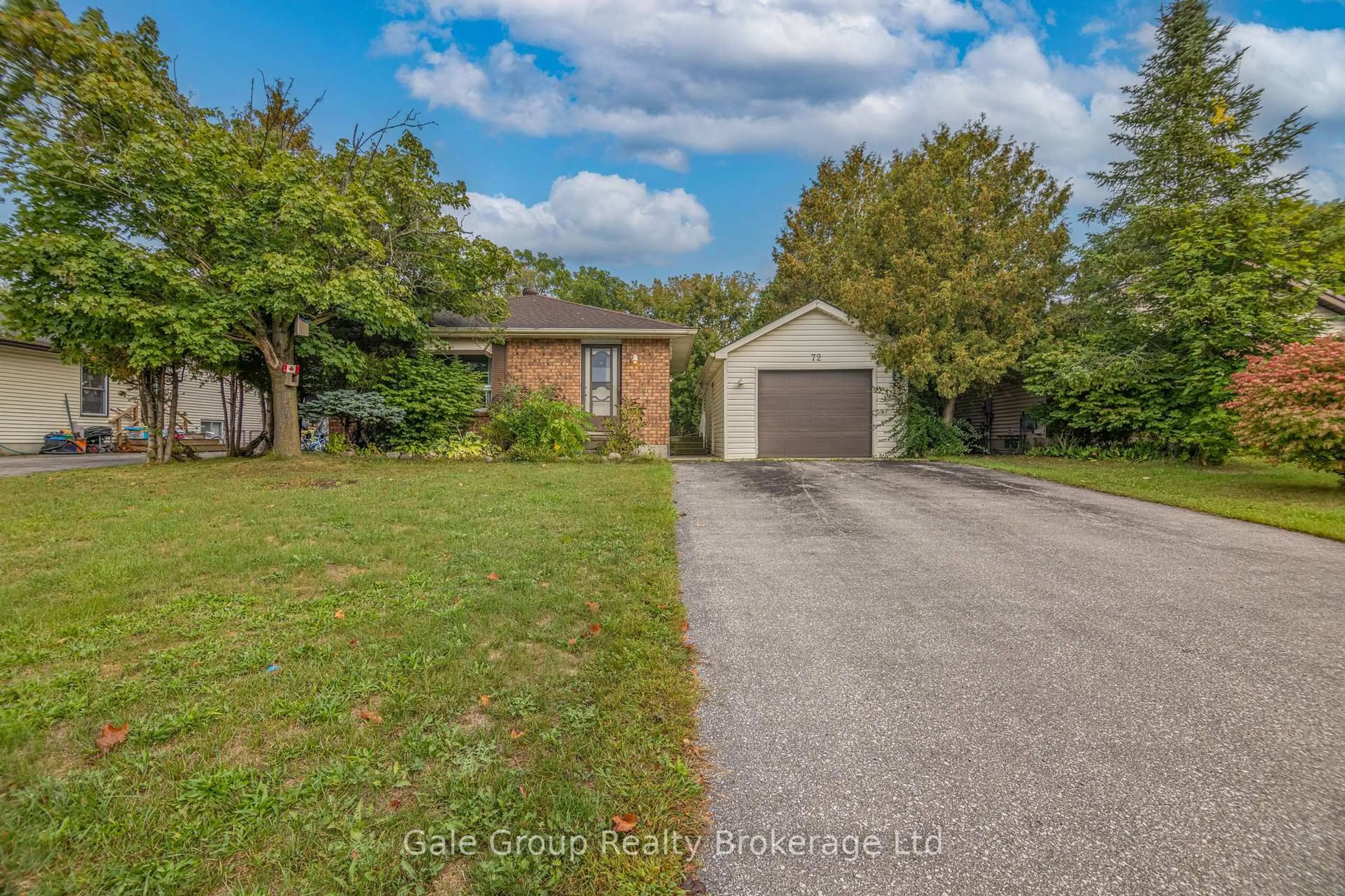 A pic from outside/outdoor area/front of a property/back of a property/a pic from drone, street for 72 VAN NORMAN Dr, Tillsonburg Ontario N4G 4T1