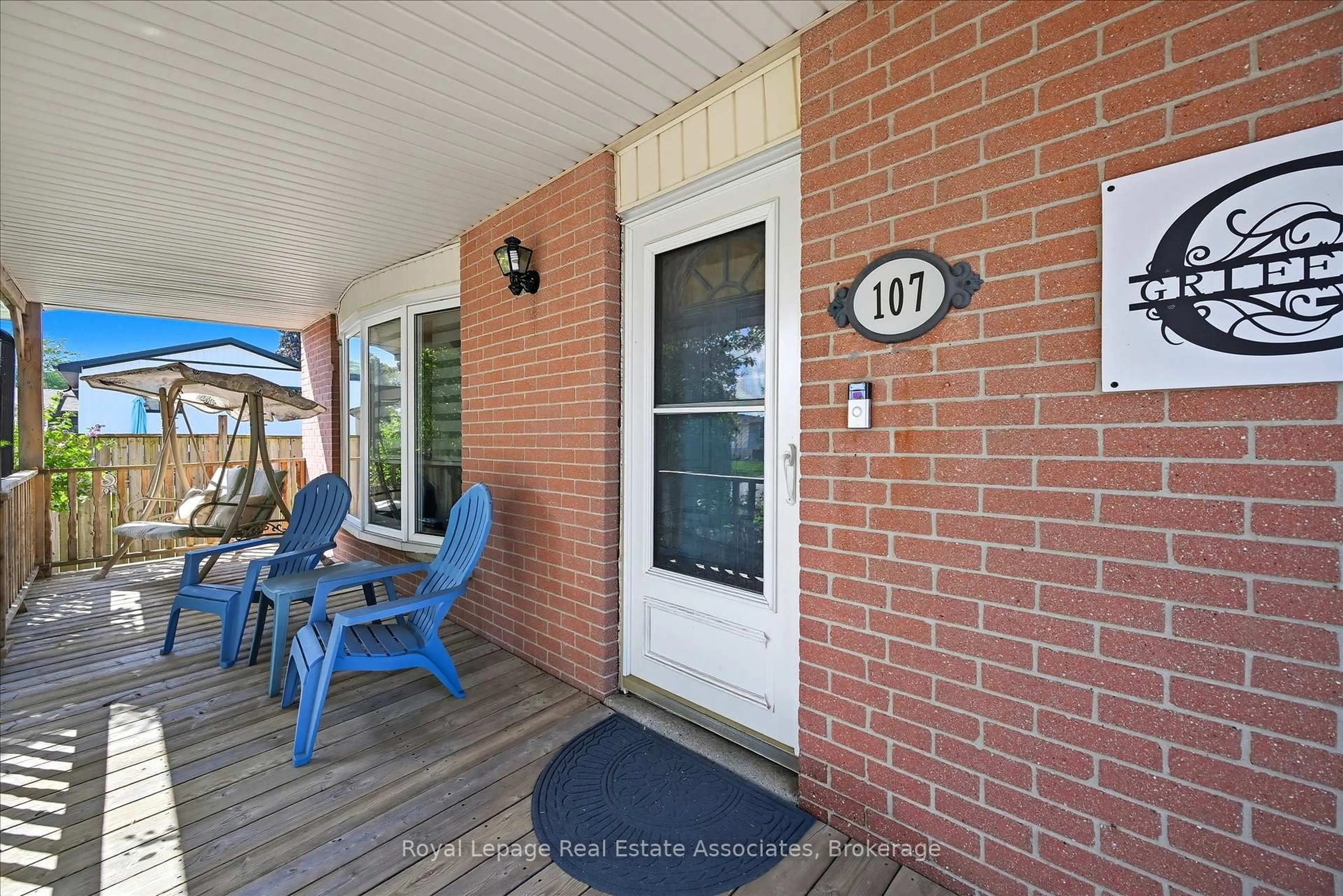 Patio, water/lake/river/ocean view for 107 Billington Cres, Hamilton Ontario L8T 4R3