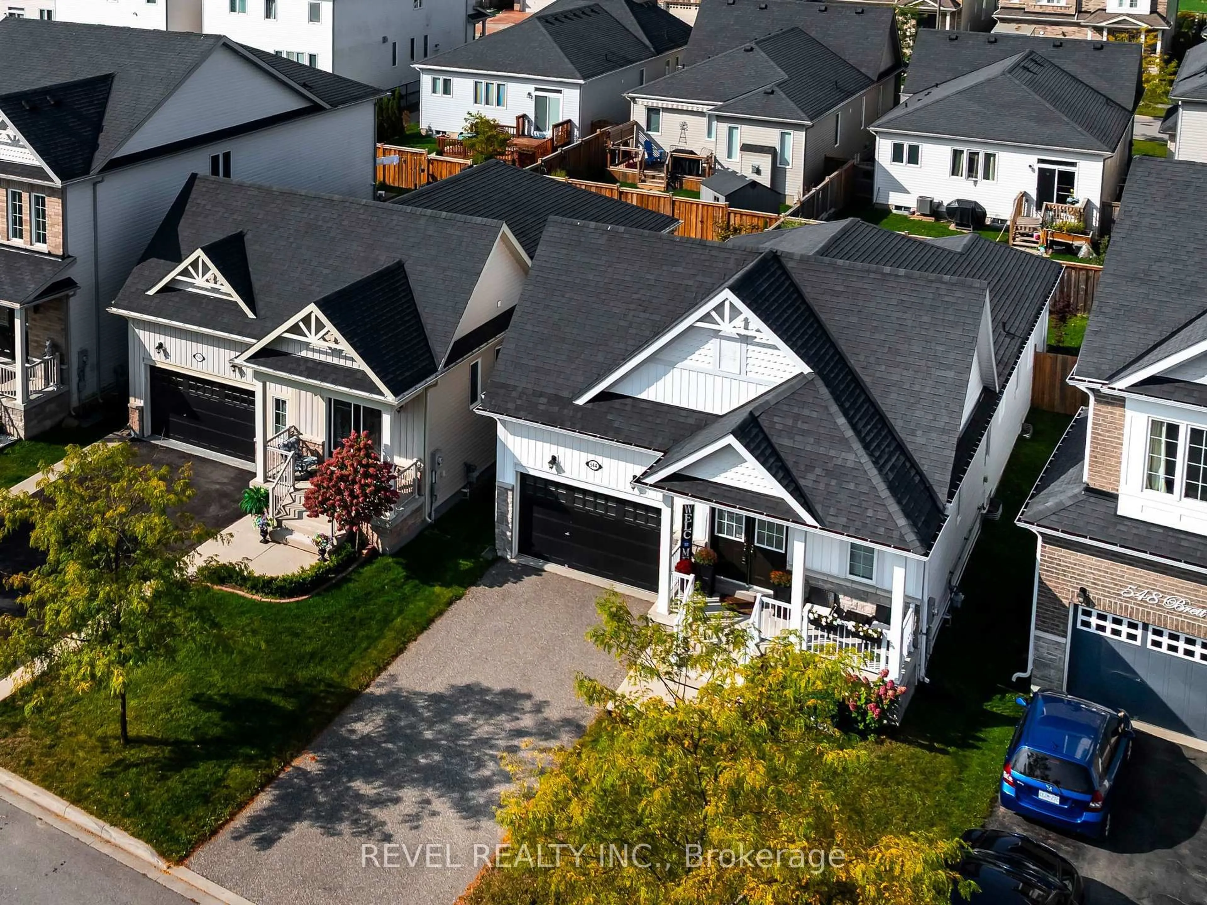A pic from outside/outdoor area/front of a property/back of a property/a pic from drone, street for 544 Brett St, Shelburne Ontario L9V 3V5