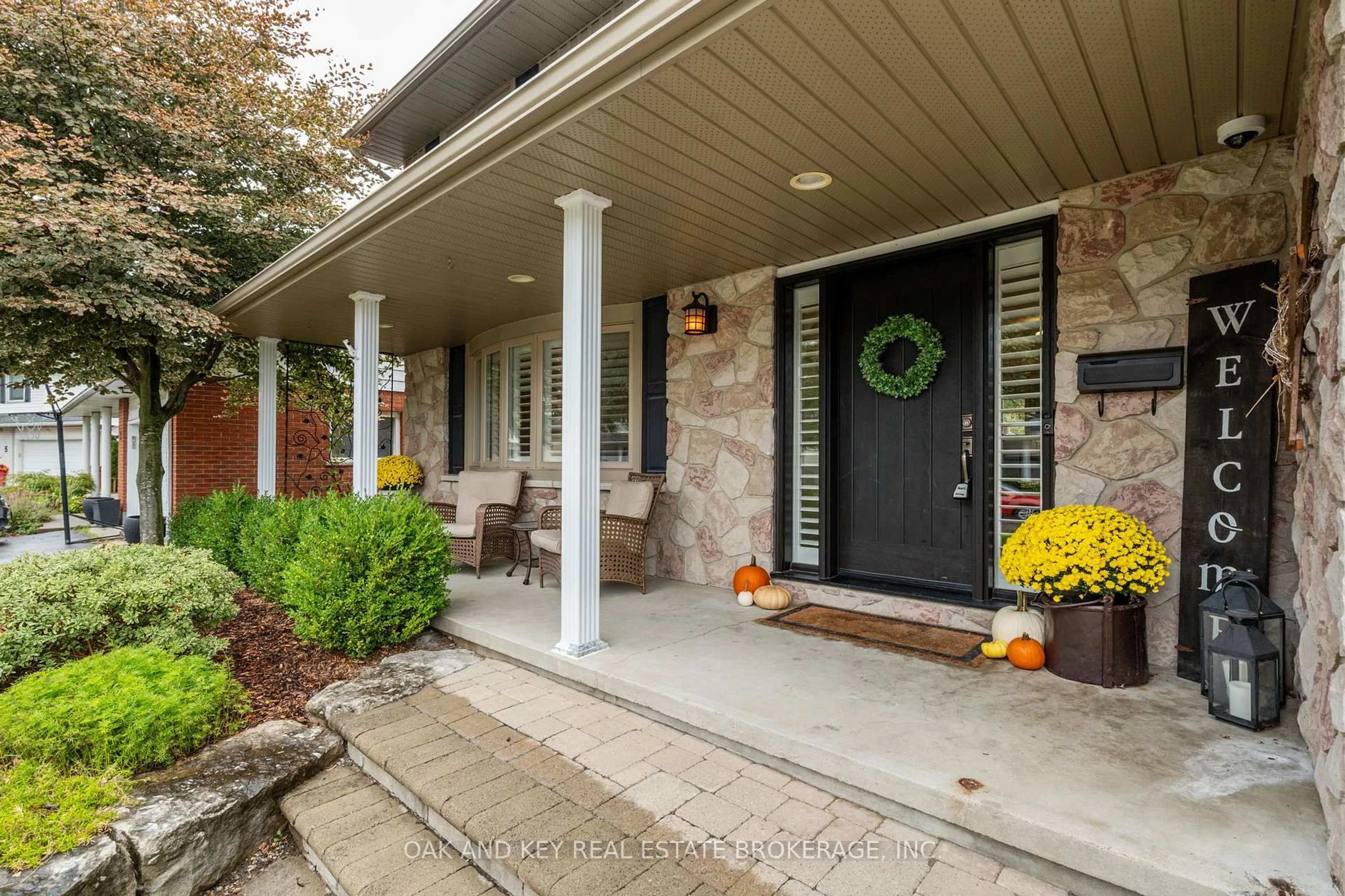 Home with brick exterior material, street for 1 FOX MILL Cres, London South Ontario N6J 2B3