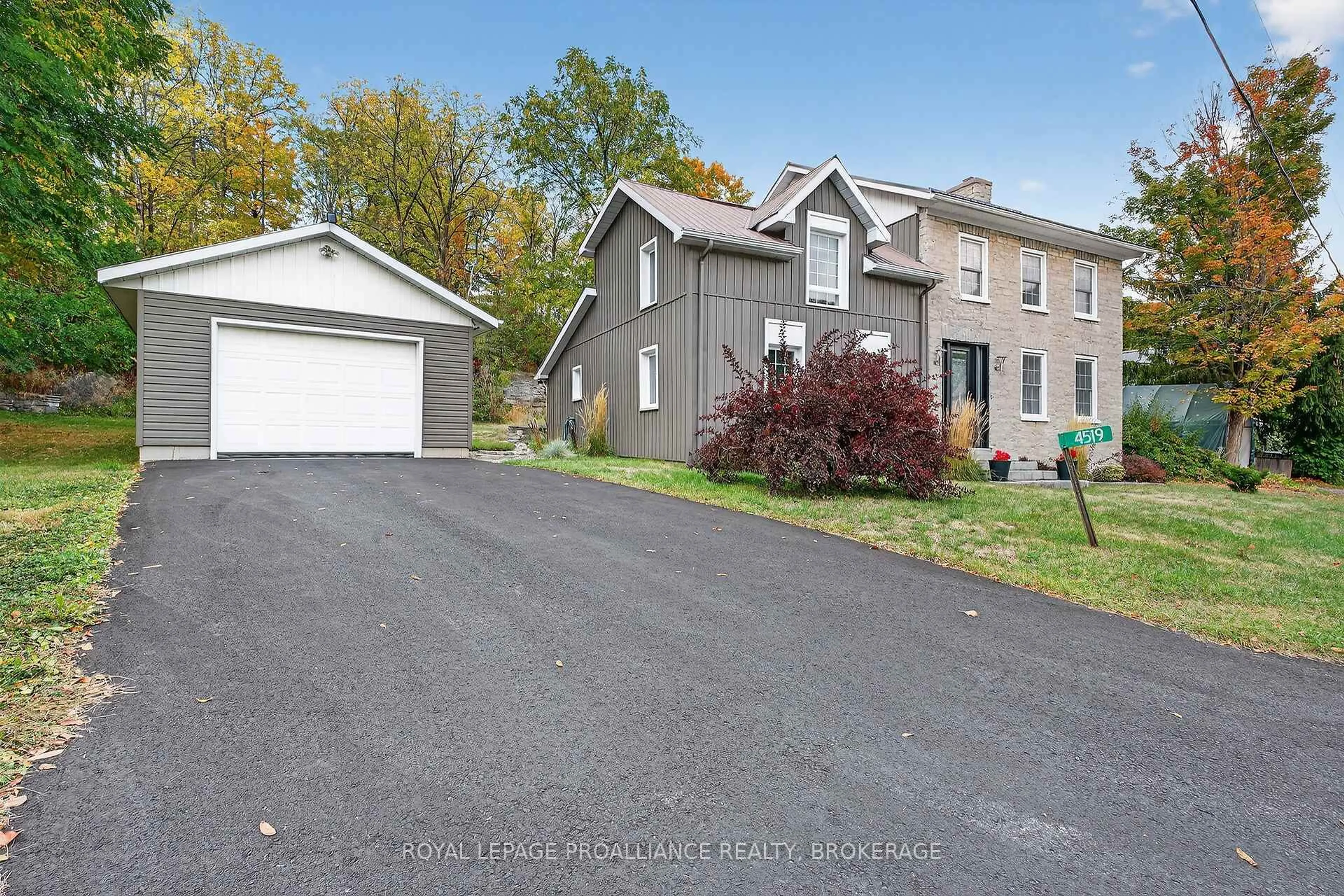 A pic from outside/outdoor area/front of a property/back of a property/a pic from drone, street for 4519 Portland Ave, Sydenham Ontario K0H 2T0