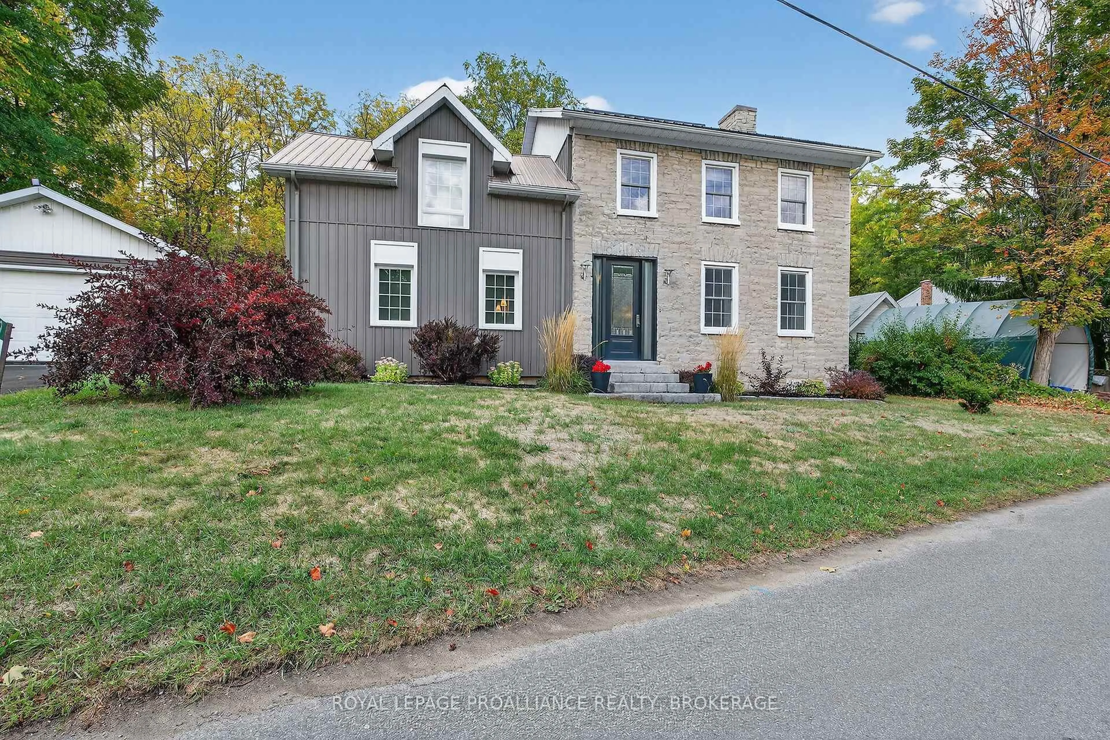 Home with brick exterior material, street for 4519 Portland Ave, Sydenham Ontario K0H 2T0