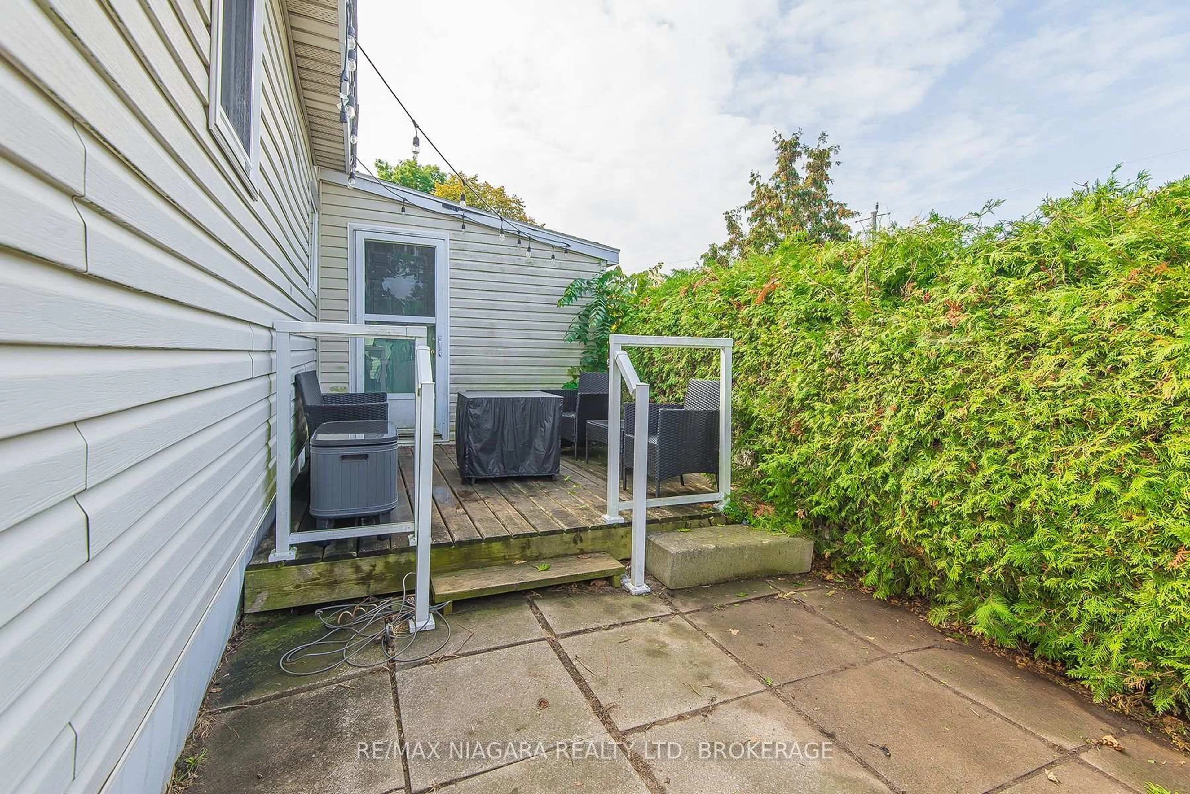 Patio, unknown for 4599 ABIGAIL Lane, Lincoln Ontario L3J 0W1