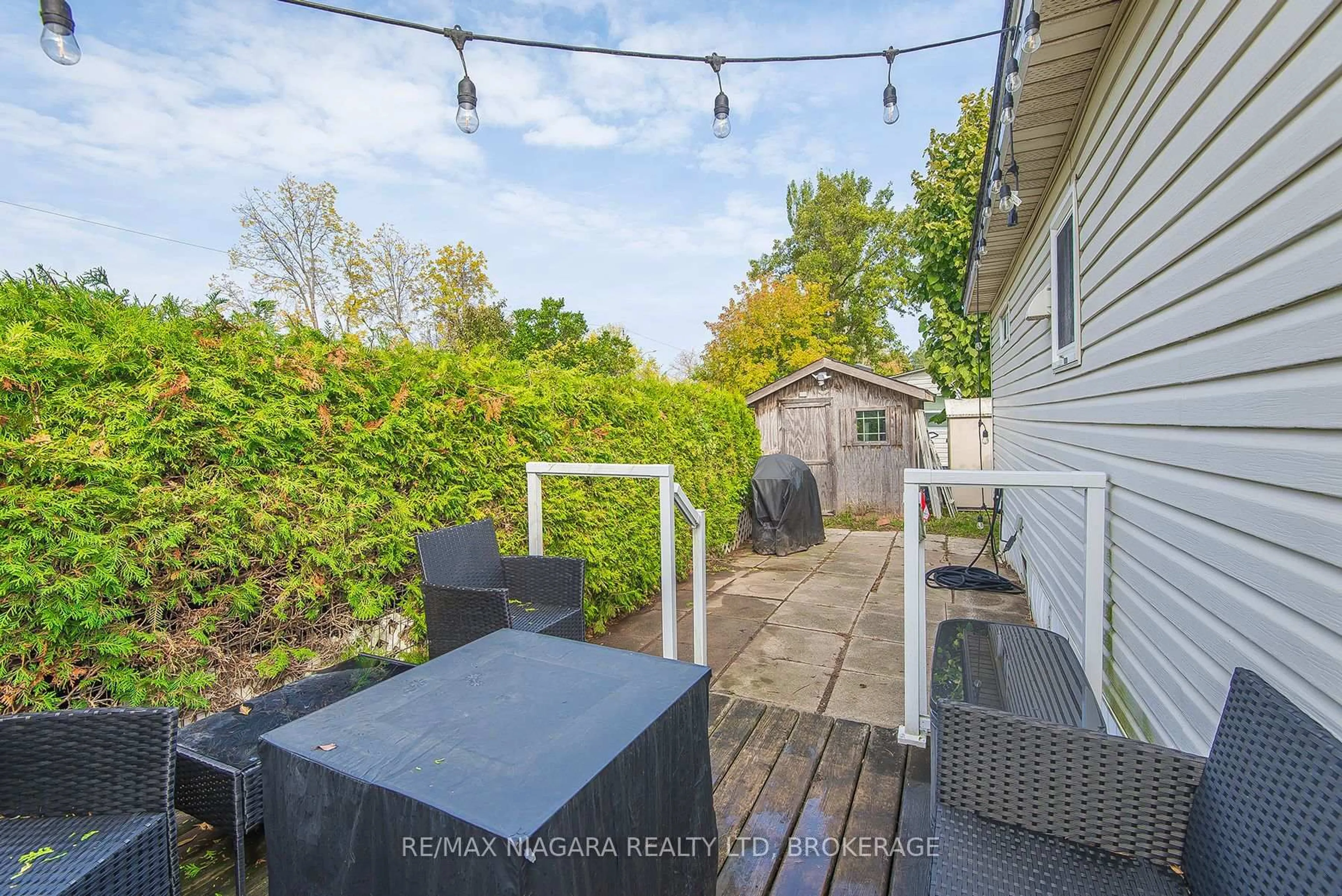 Patio, street for 4599 ABIGAIL Lane, Lincoln Ontario L3J 0W1