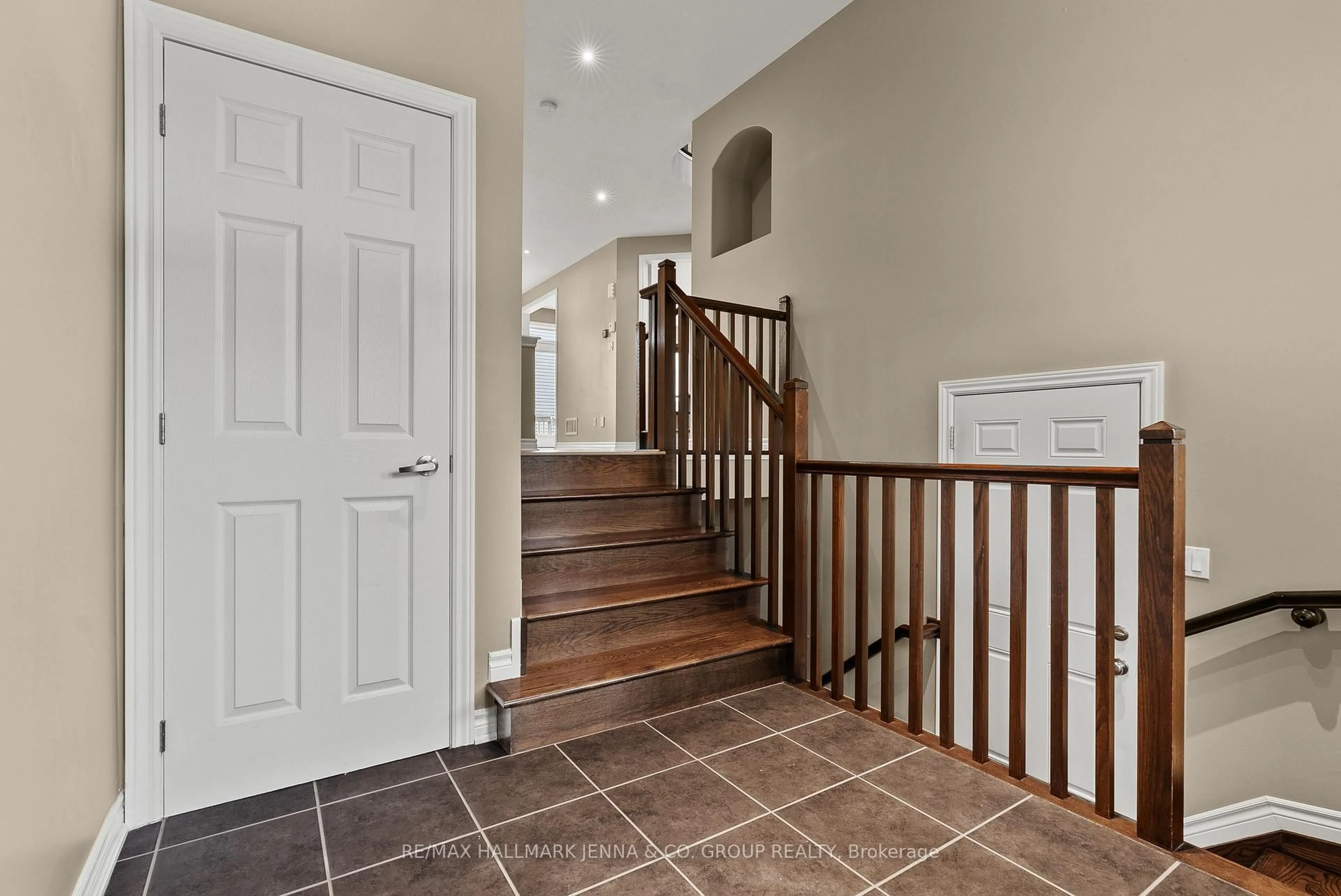 Unknown for 326 Gallantry Way, Stittsville Ontario K2S 0P8