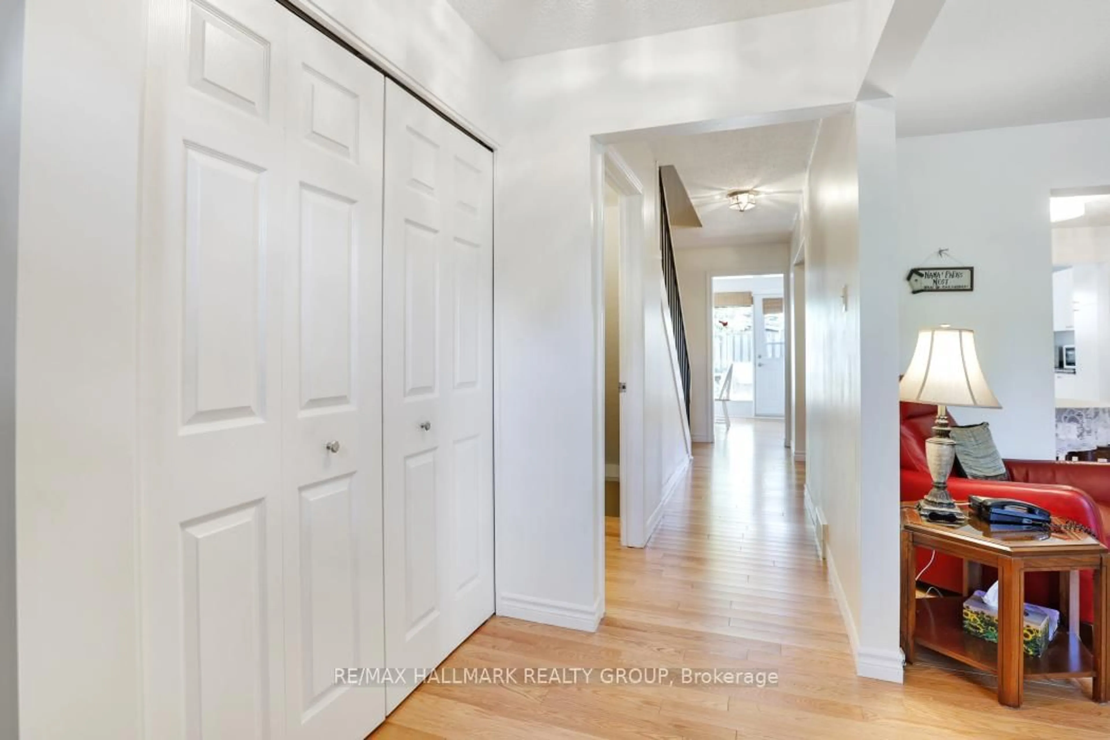 Indoor entryway for 1240 Pebble Rd #2, Ottawa Ontario K1V 8V4
