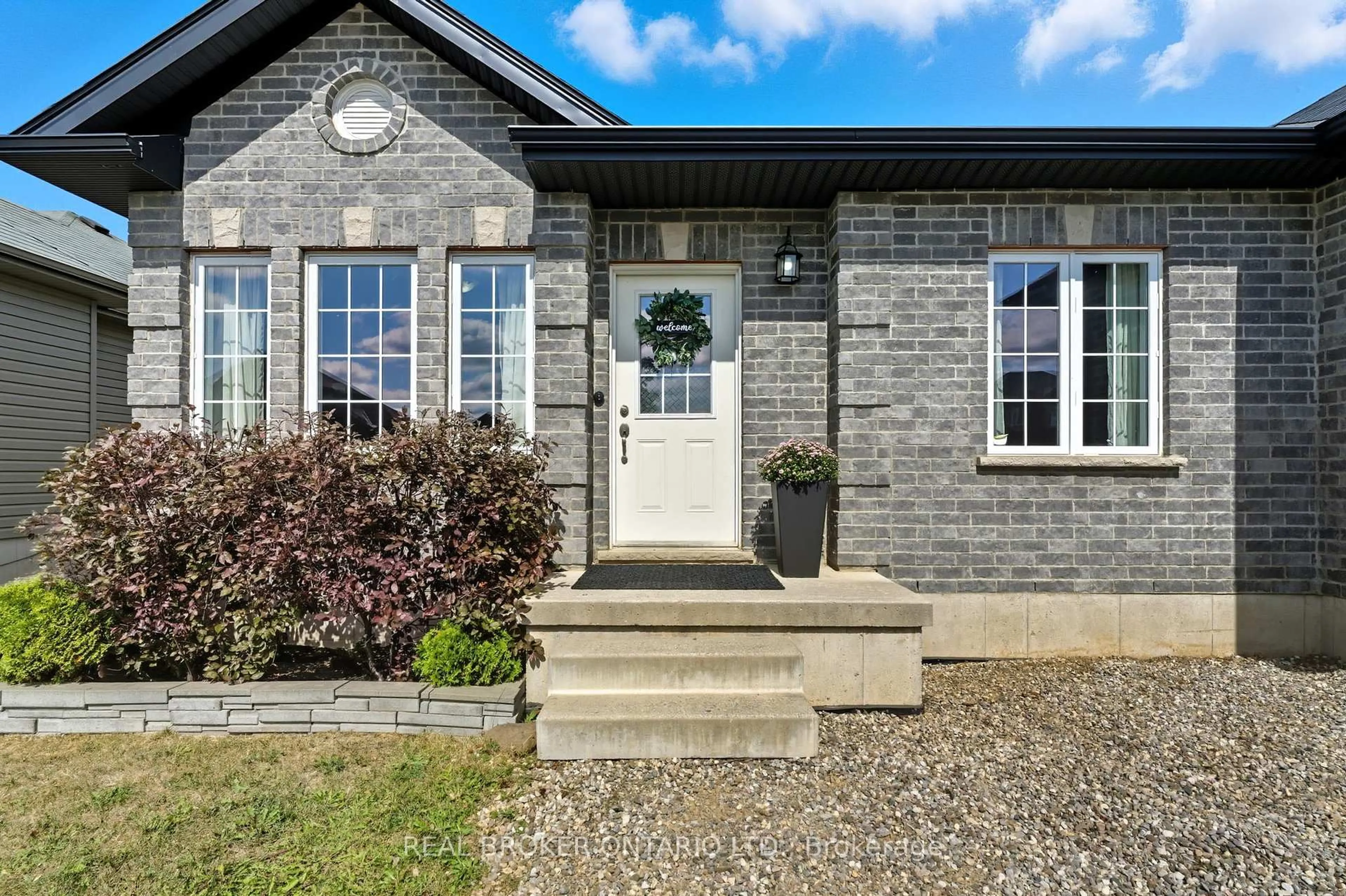 Home with brick exterior material, street for 18 Dennis Dr, Norwich Ontario N0J 1P0