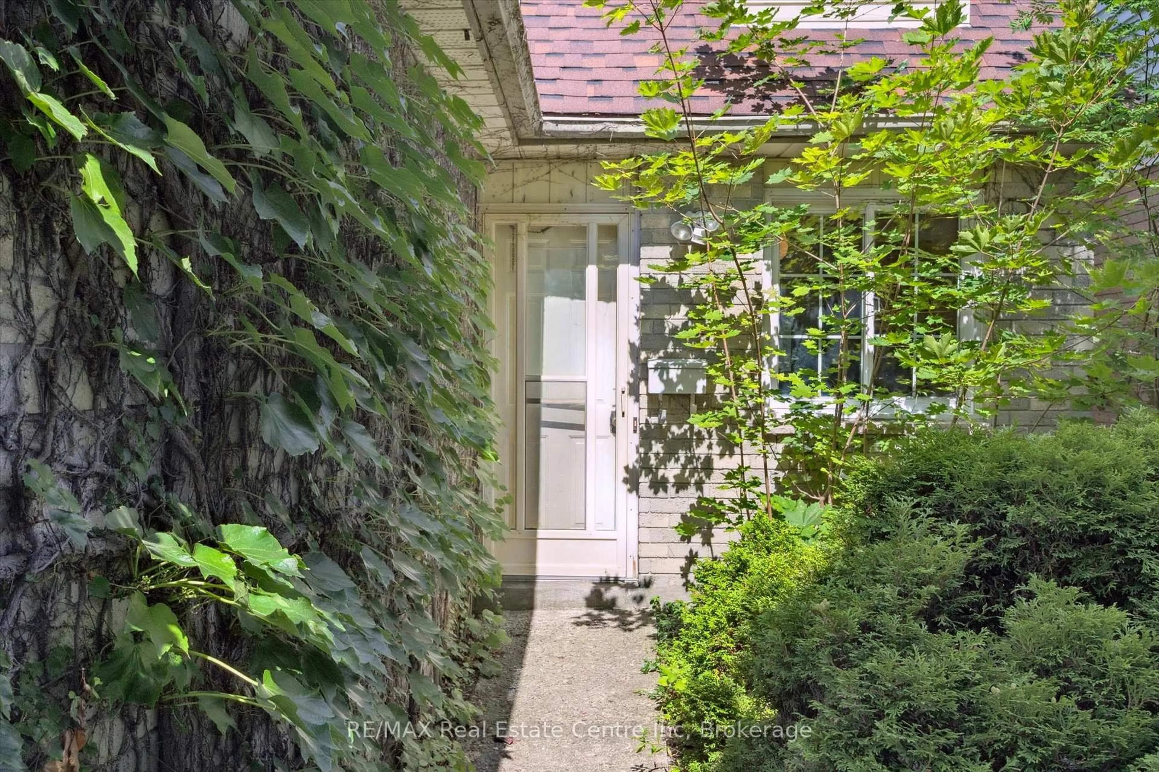 Unknown for 177 Ironwood Rd, Guelph Ontario N1G 3P5
