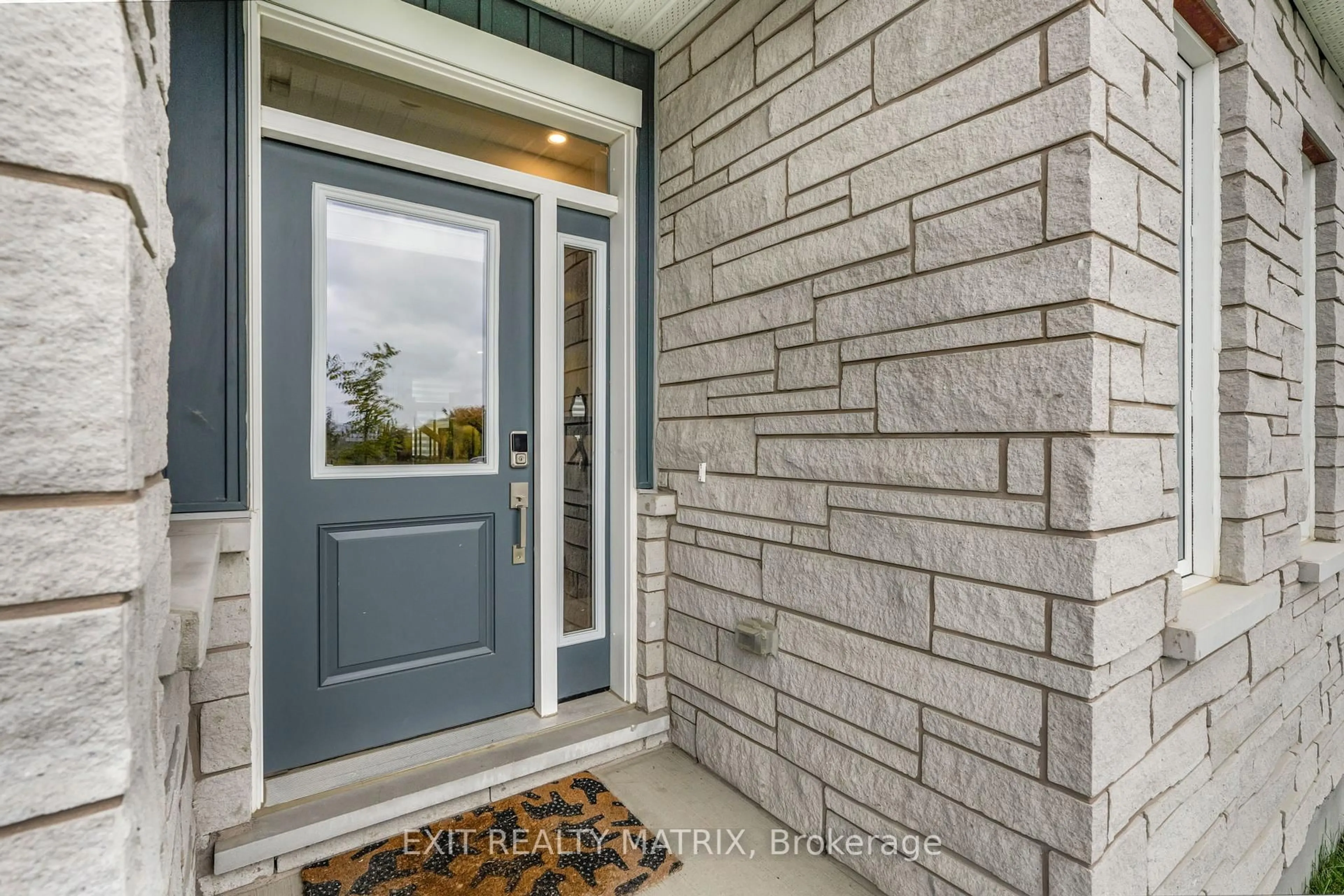 Indoor entryway for 233 Conservancy Dr, Ottawa Ontario K2J 7M5