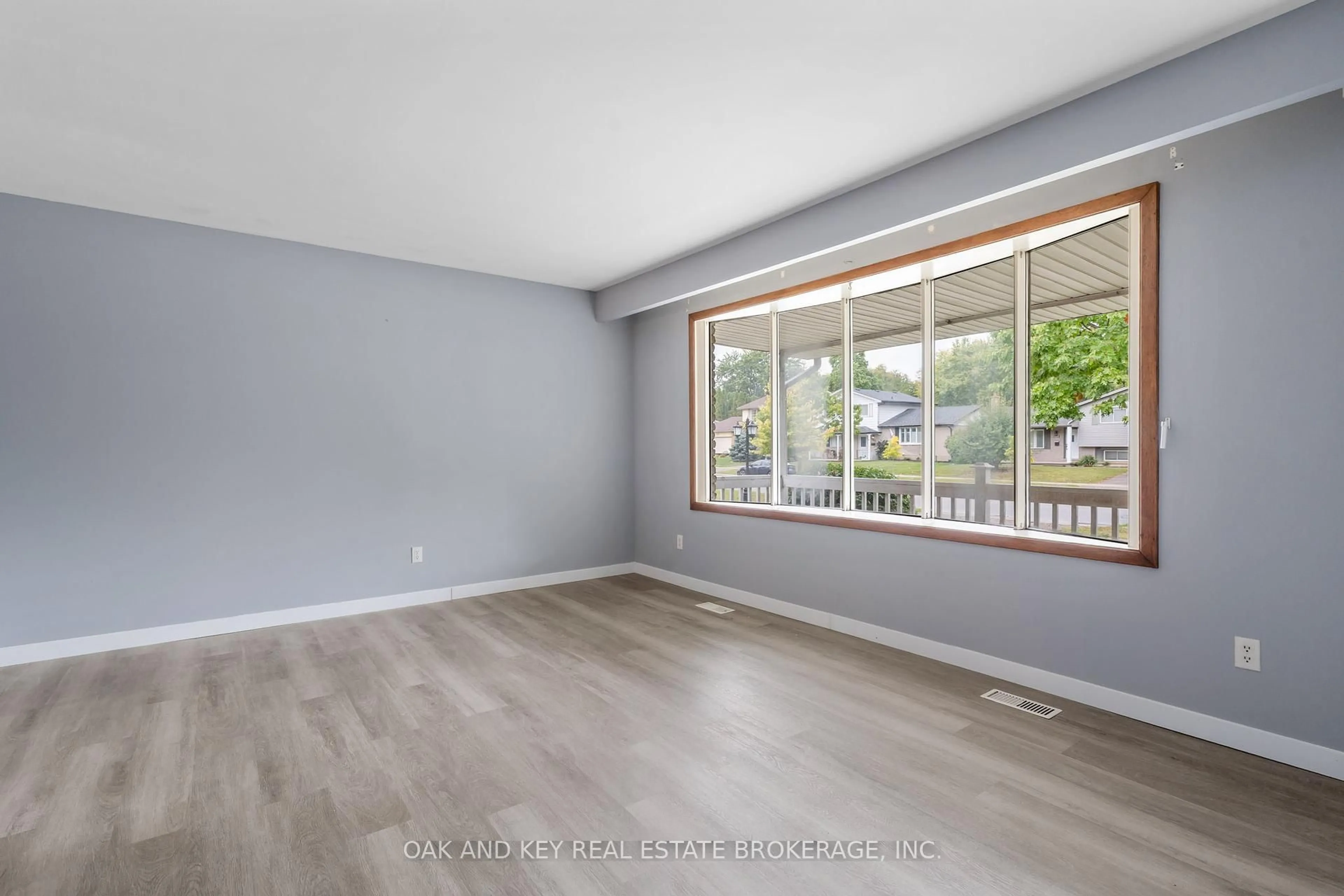A pic of a room for 180 BELMONT Dr, London South Ontario N6J 2E5