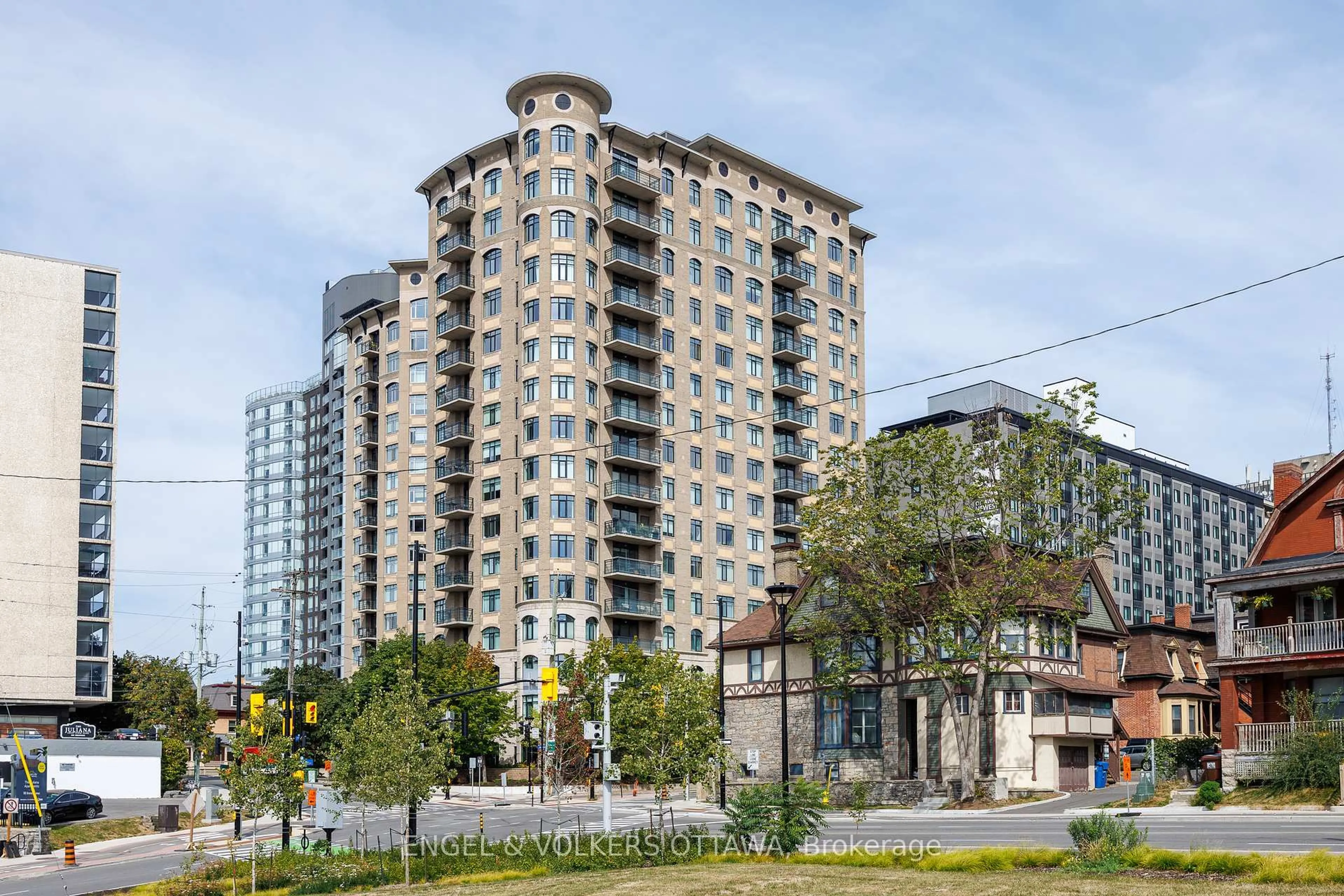 Patio, unknown for 95 Bronson Ave #505, Ottawa Ontario K1R 1E2