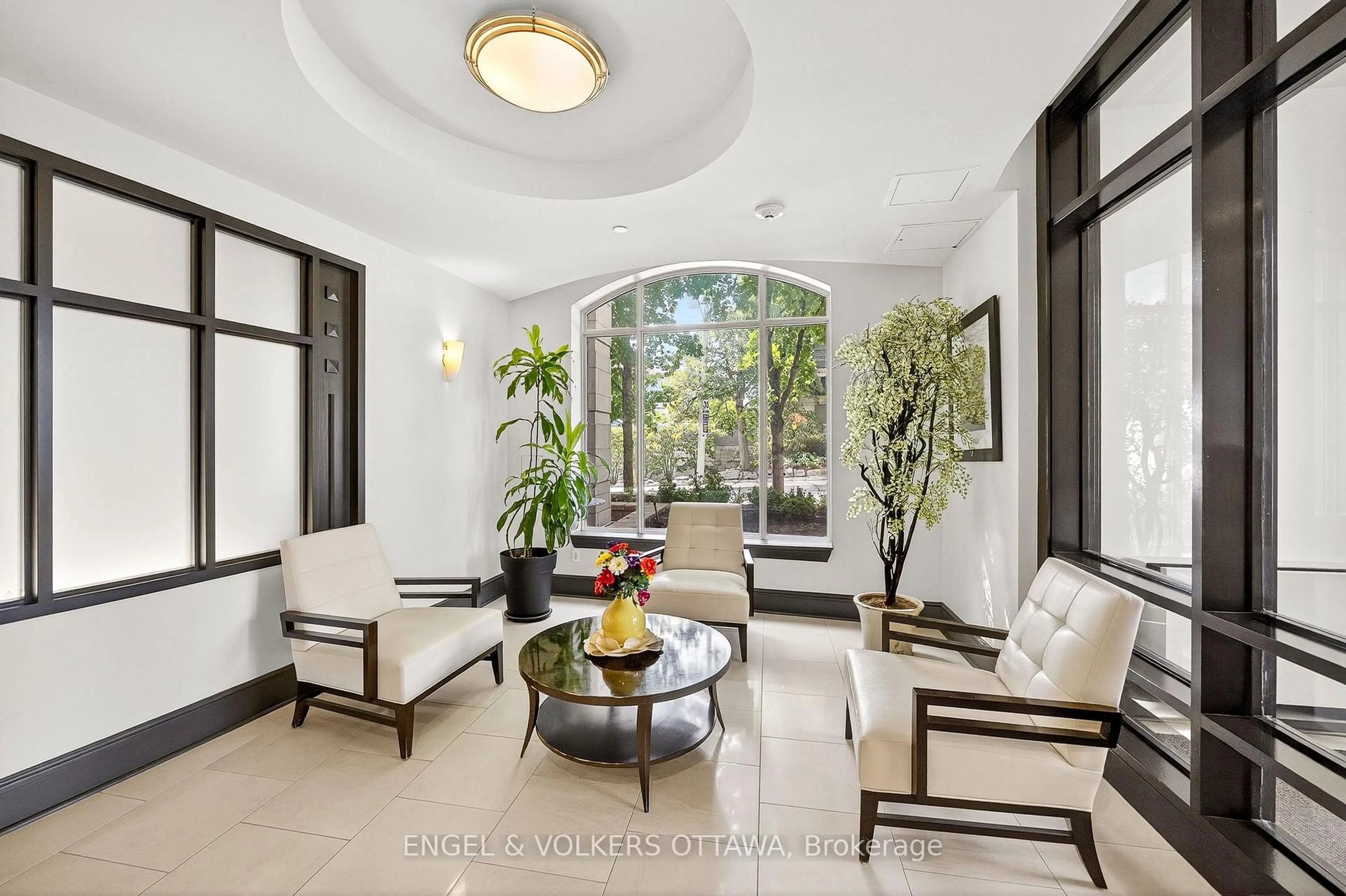 Lobby for 95 Bronson Ave #505, Ottawa Ontario K1R 1E2
