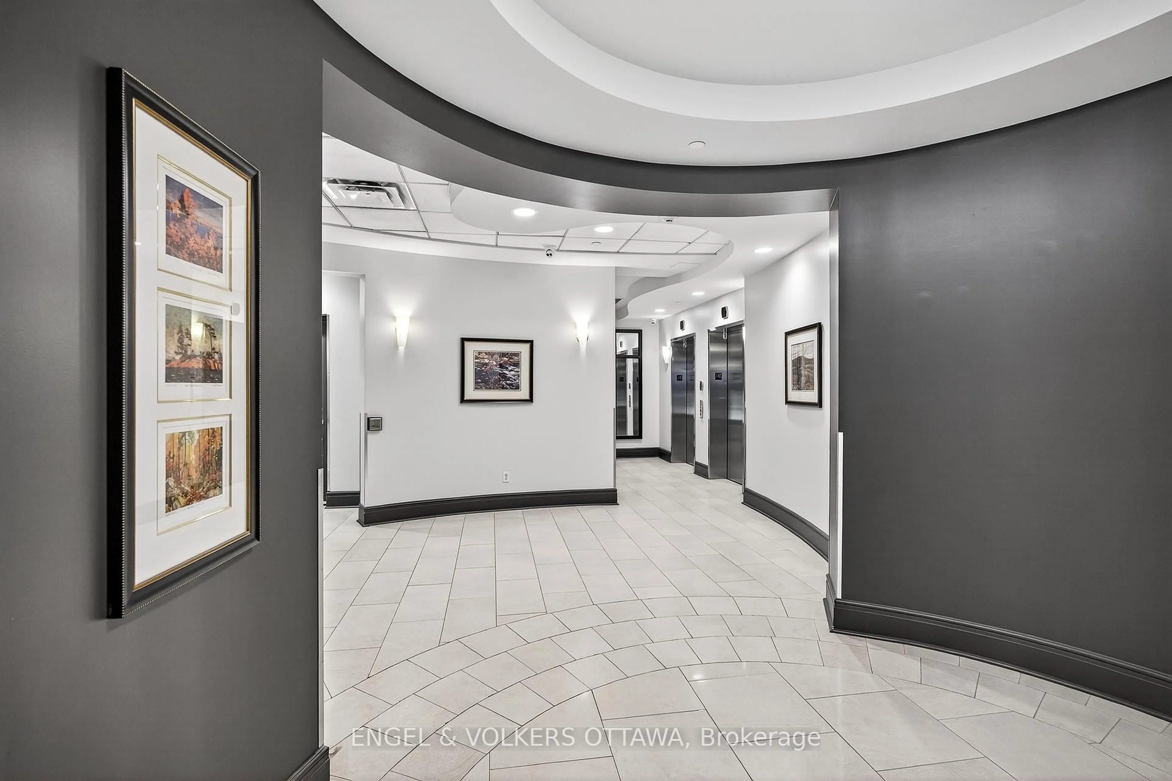 Lobby for 95 Bronson Ave #505, Ottawa Ontario K1R 1E2